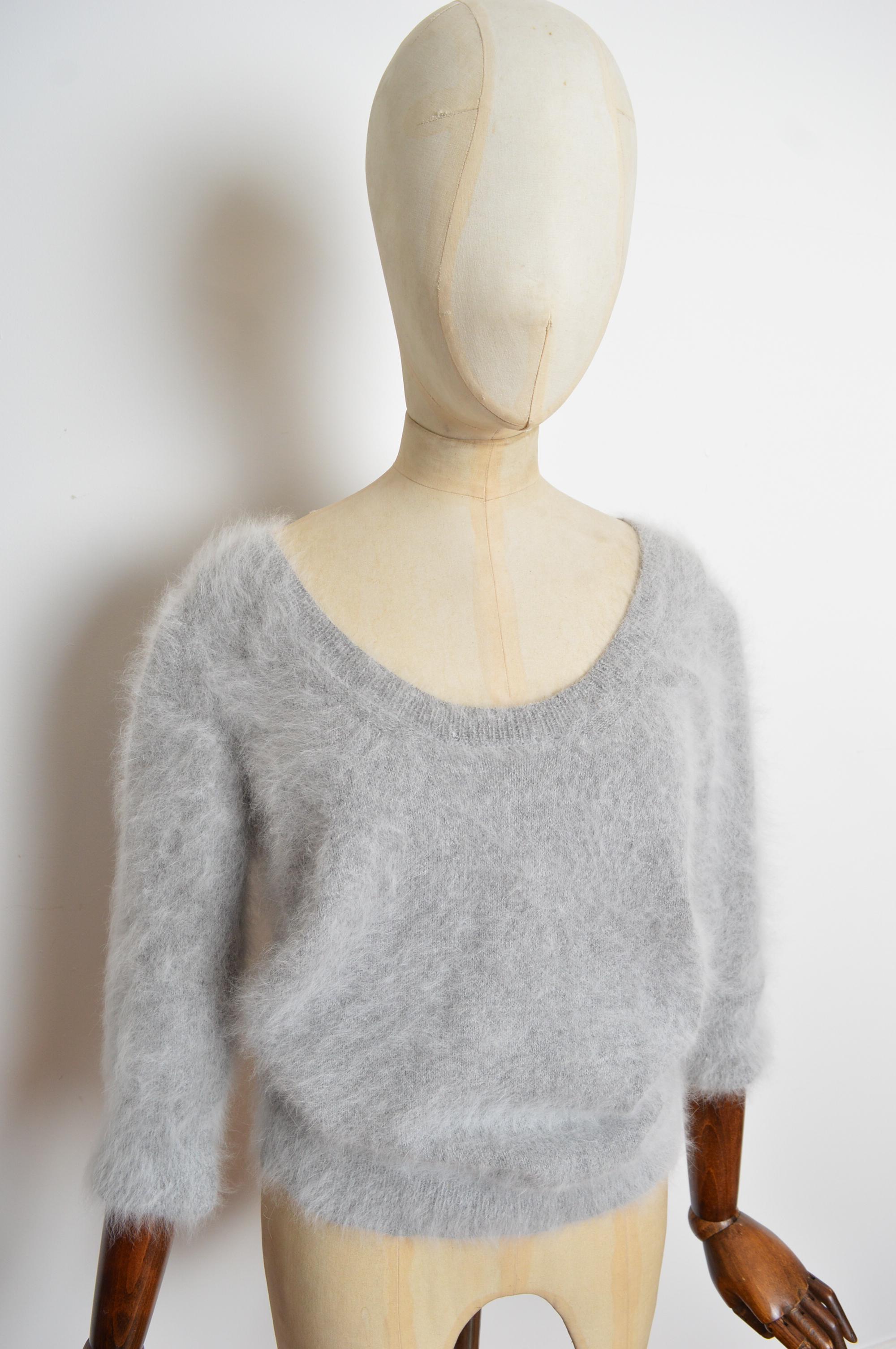 1998 Tom Ford Era GUCCI Soft fluffy Grey Angora 3/4 Sleeve Knit Sweater - Jumper Unisexe en vente