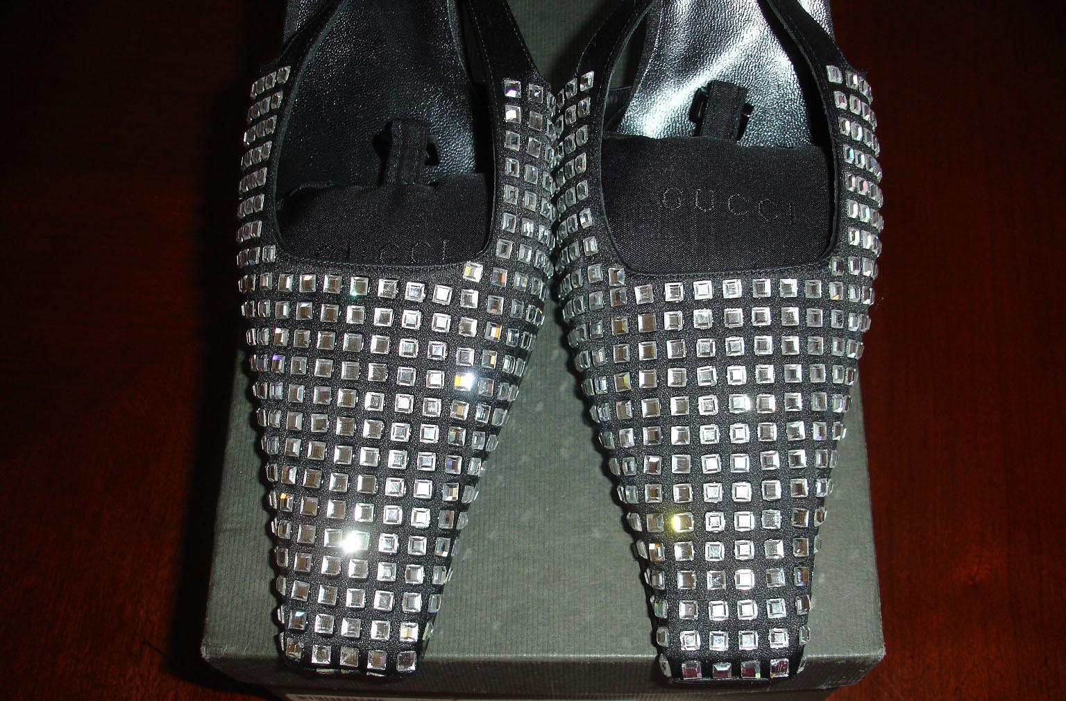 1998 
VINTAGE 
LIMITED EDITION 
TOM FORD for GUCCI 
CRYSTAL EMBELLISHED SHOES 

Color: Black
Leather lining
Leather sole
Crystals
Heel with iconic G on the back 
Italy
 
Size is 8 1/2 B
Worn ones, in excellent condition.
