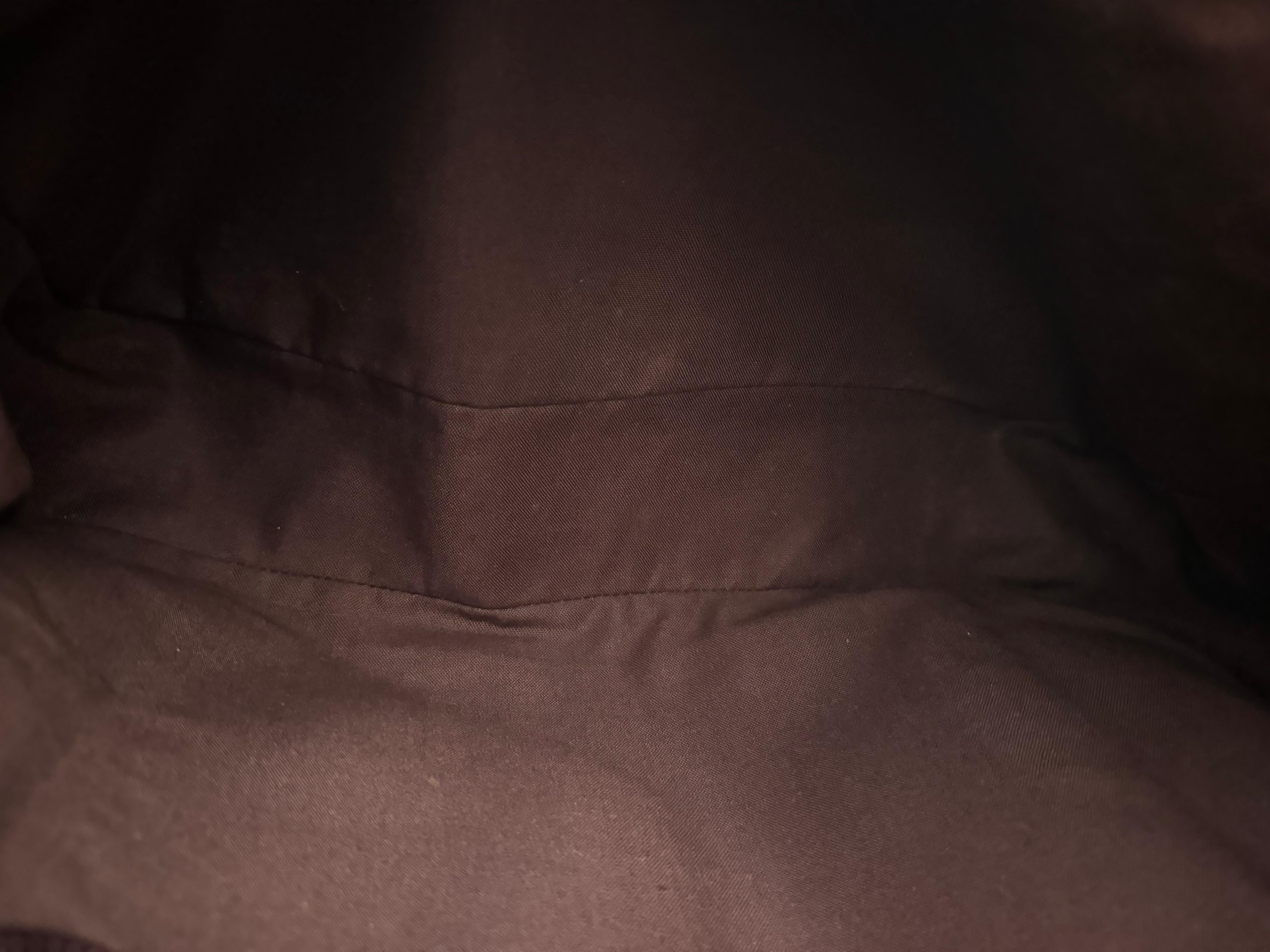 1990er Jahre Vintage LOUIS VUITTON Taiga Leder Messenger Bag Burgunderfarbene große 5