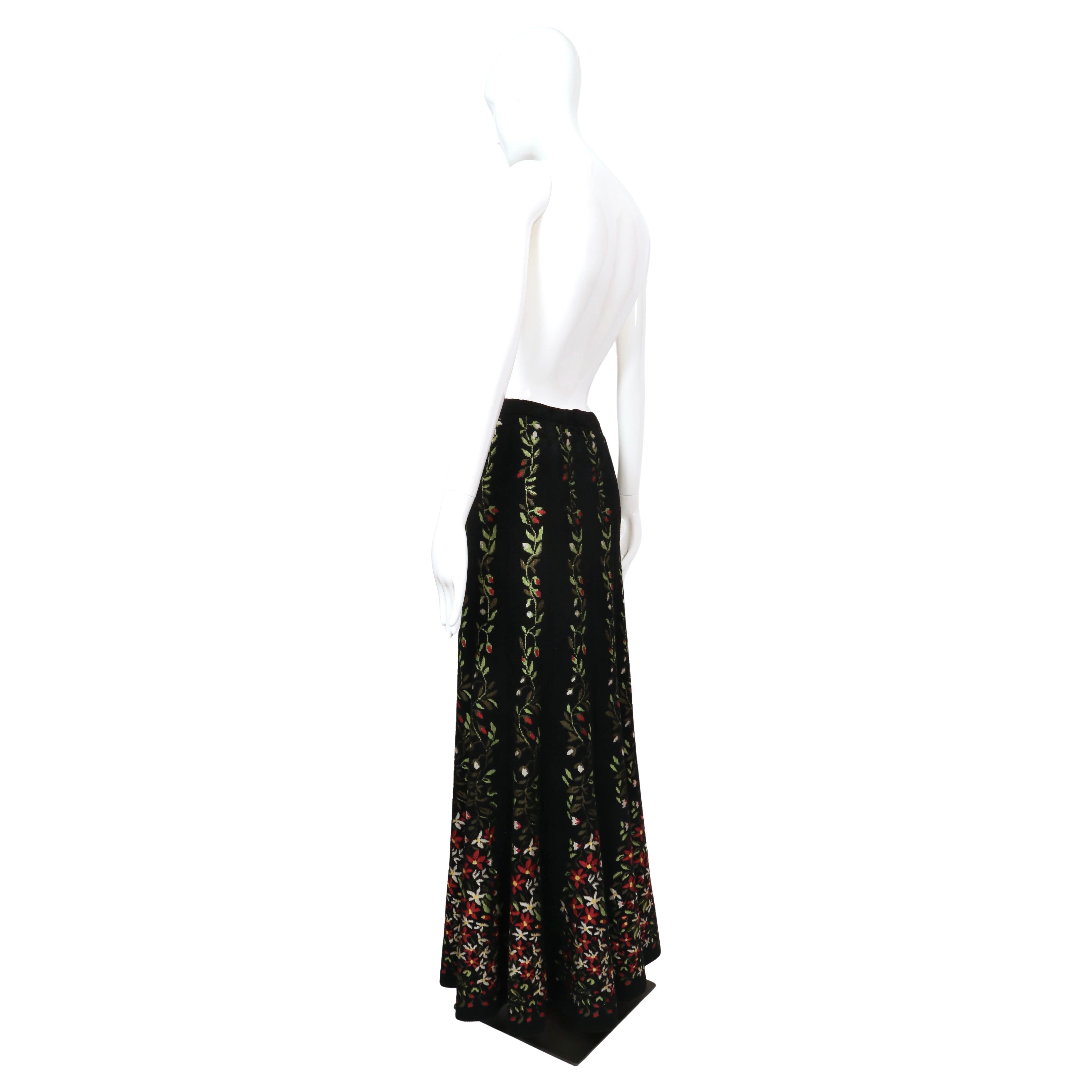 1999 AZZEDINE ALAIA maxi gonna in maglia intarsiata a fiori neri in vendita 2