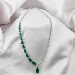 19,99 Karat sambischer Smaragd 8,17 Karat SI/H Diamant-Halskette 14 Karat Weißgold