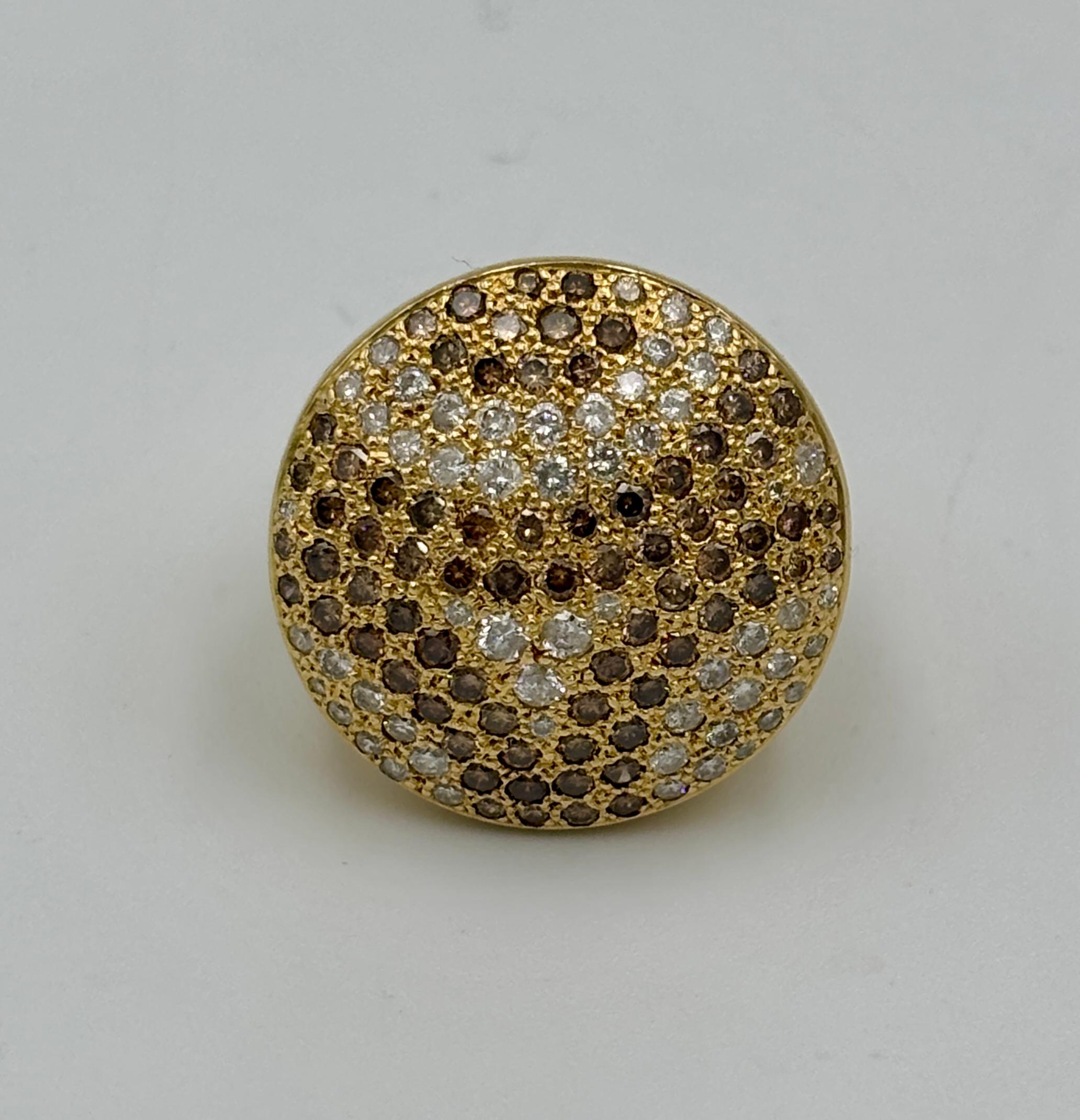 1999 Anello Cartier in oro 18 ct. e diamanti bianchi e colorati in vendita 5
