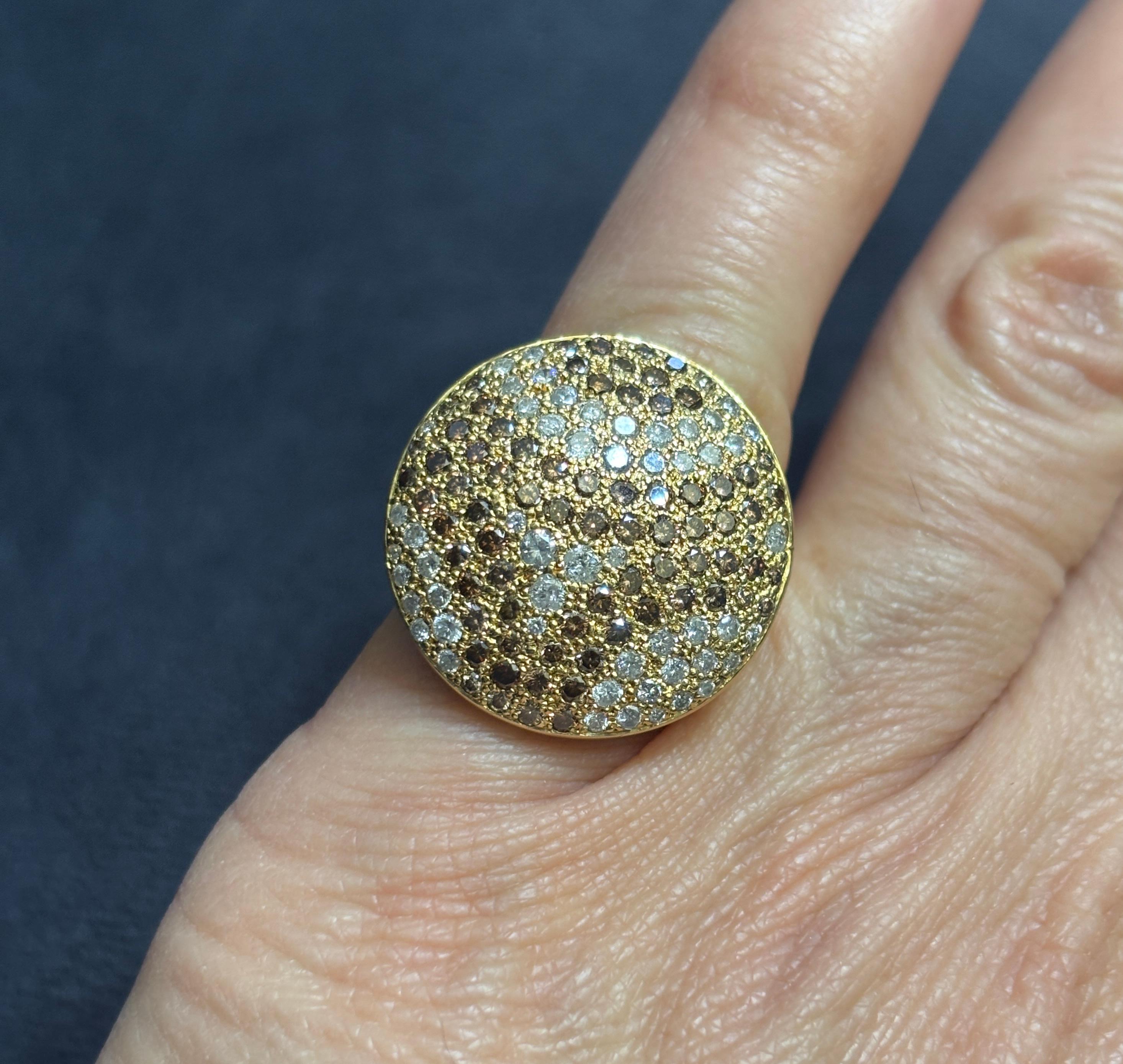 Contemporaneo 1999 Anello Cartier in oro 18 ct. e diamanti bianchi e colorati in vendita