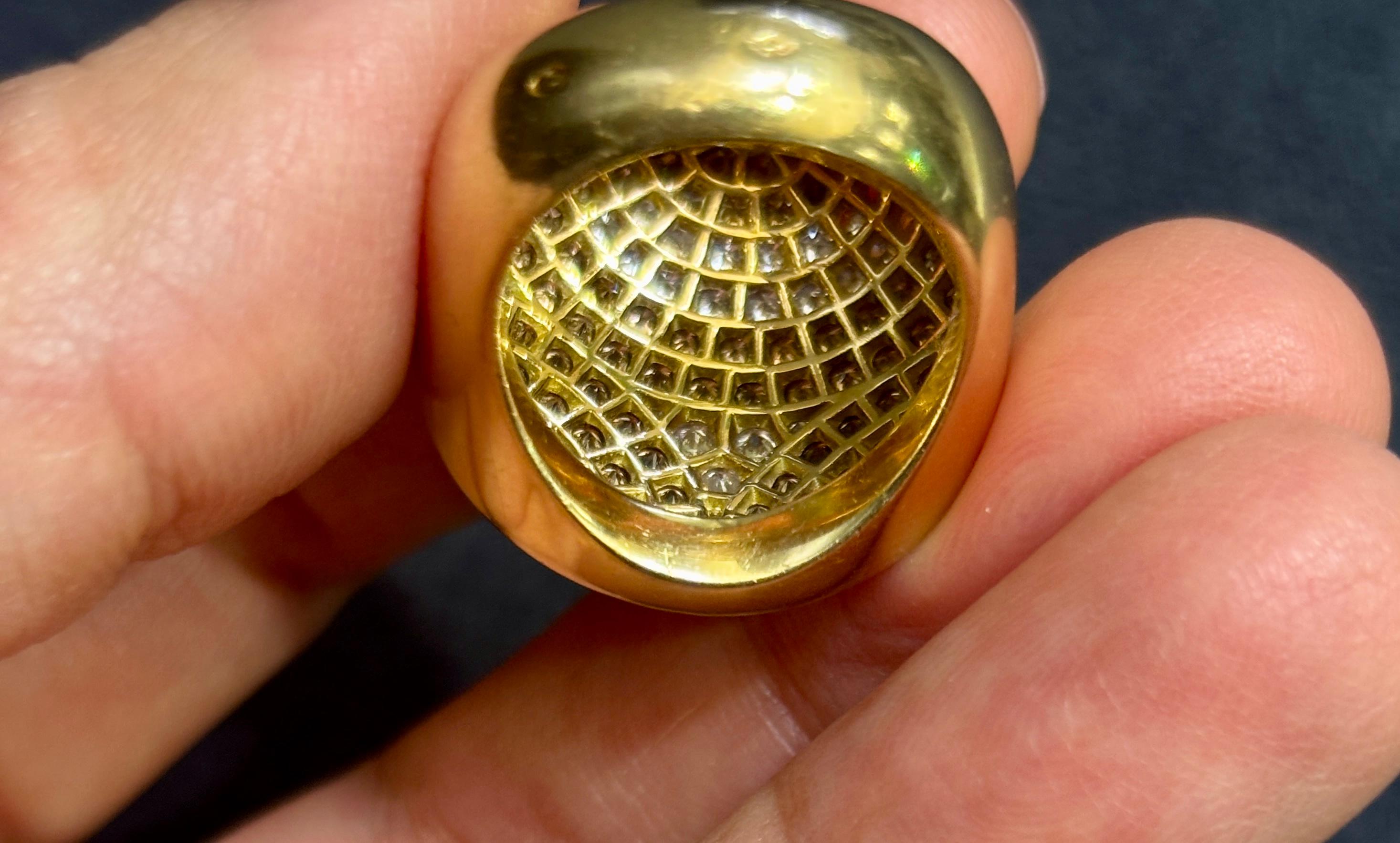 1999 Anello Cartier in oro 18 ct. e diamanti bianchi e colorati in vendita 1