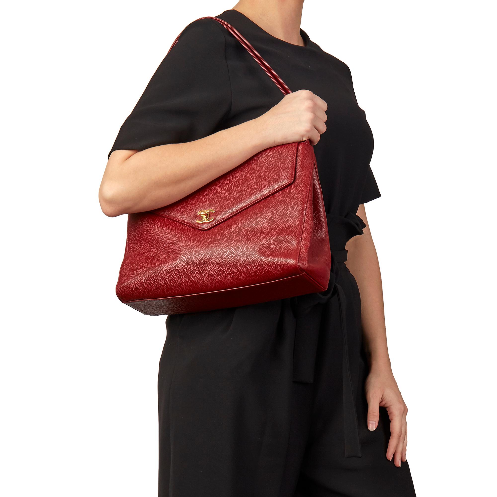 CHANEL
Burgundy Caviar Leather Leather Vintage Classic Shoulder Bag 

Xupes Reference: HB3158
Serial Number: 5763015
Age (Circa): 1999
Accompanied By: Chanel Care Booklet, Authenticity Card
Authenticity Details: Serial Sticker, Authenticity Card