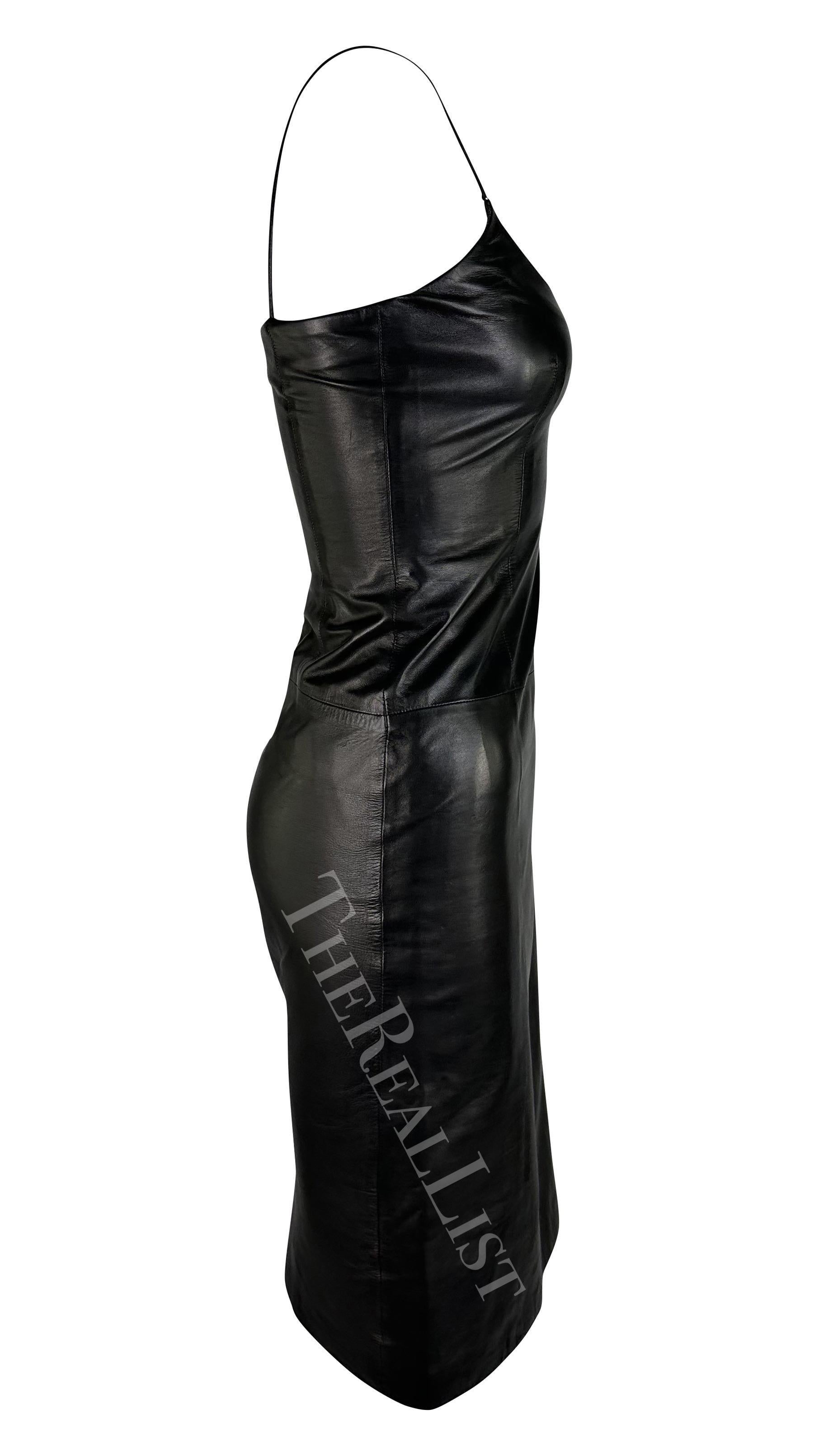 1999 Gianni Versace for Donatella Schwarzes Lederschmetterling-Perlenminikleid im Angebot 2