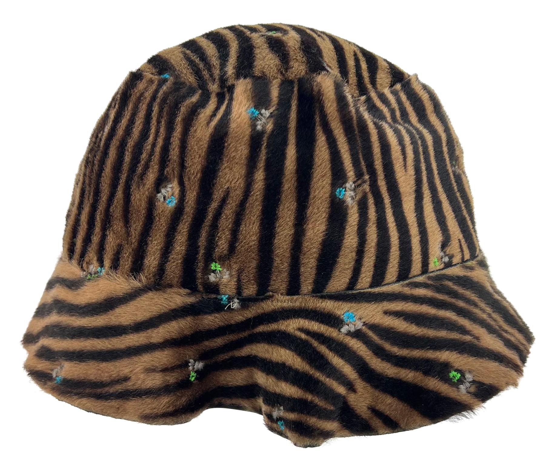 F/W 1999 Gianni Versace by Donatella Floral Embroidery Pony Hair Bucket Hat In Excellent Condition For Sale In West Hollywood, CA