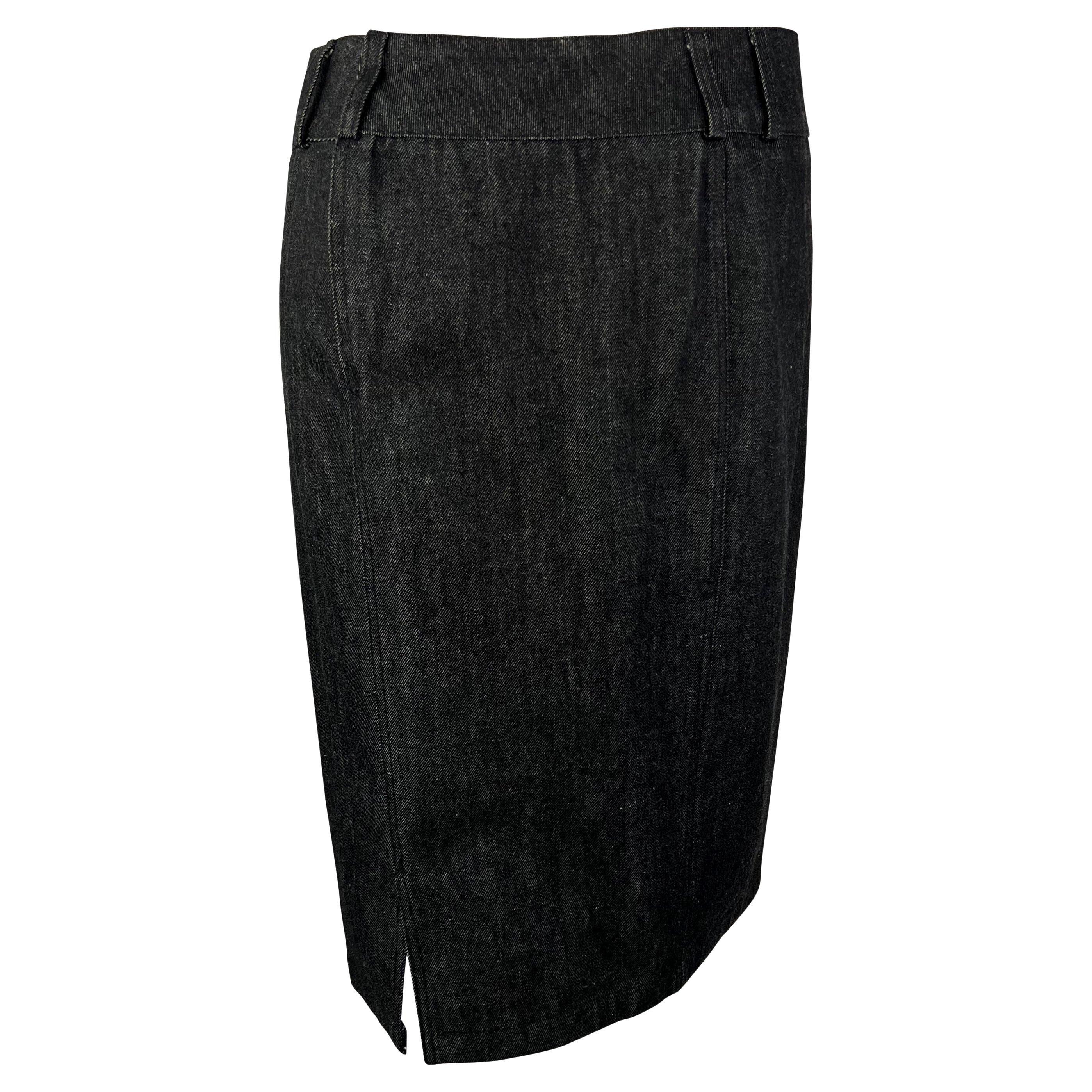 1999 Gucci by Tom Ford Ensemble jupe et veste en denim noir avec bordures en toile en vente 2