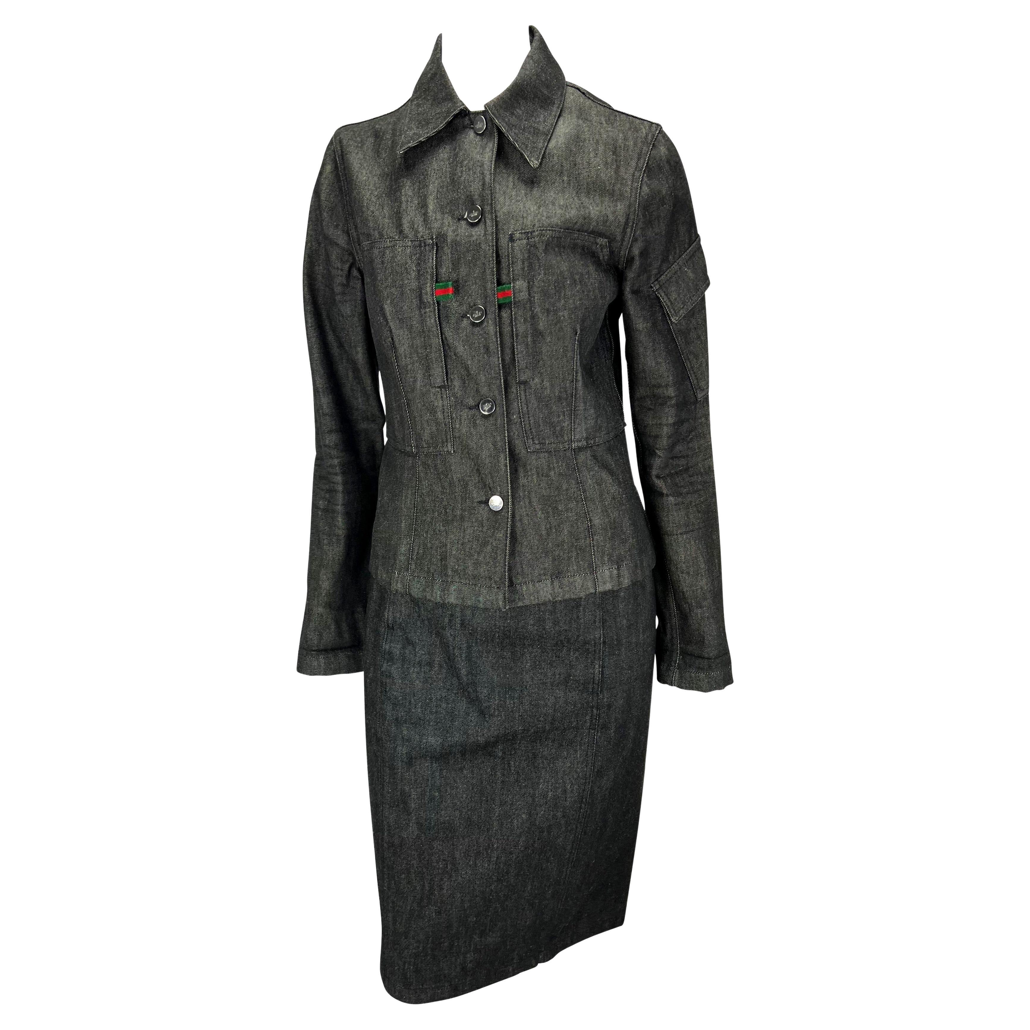 1999 Gucci by Tom Ford Schwarzes Set aus Rock und Jacke aus Denim mit Webbesatz und Rock im Angebot