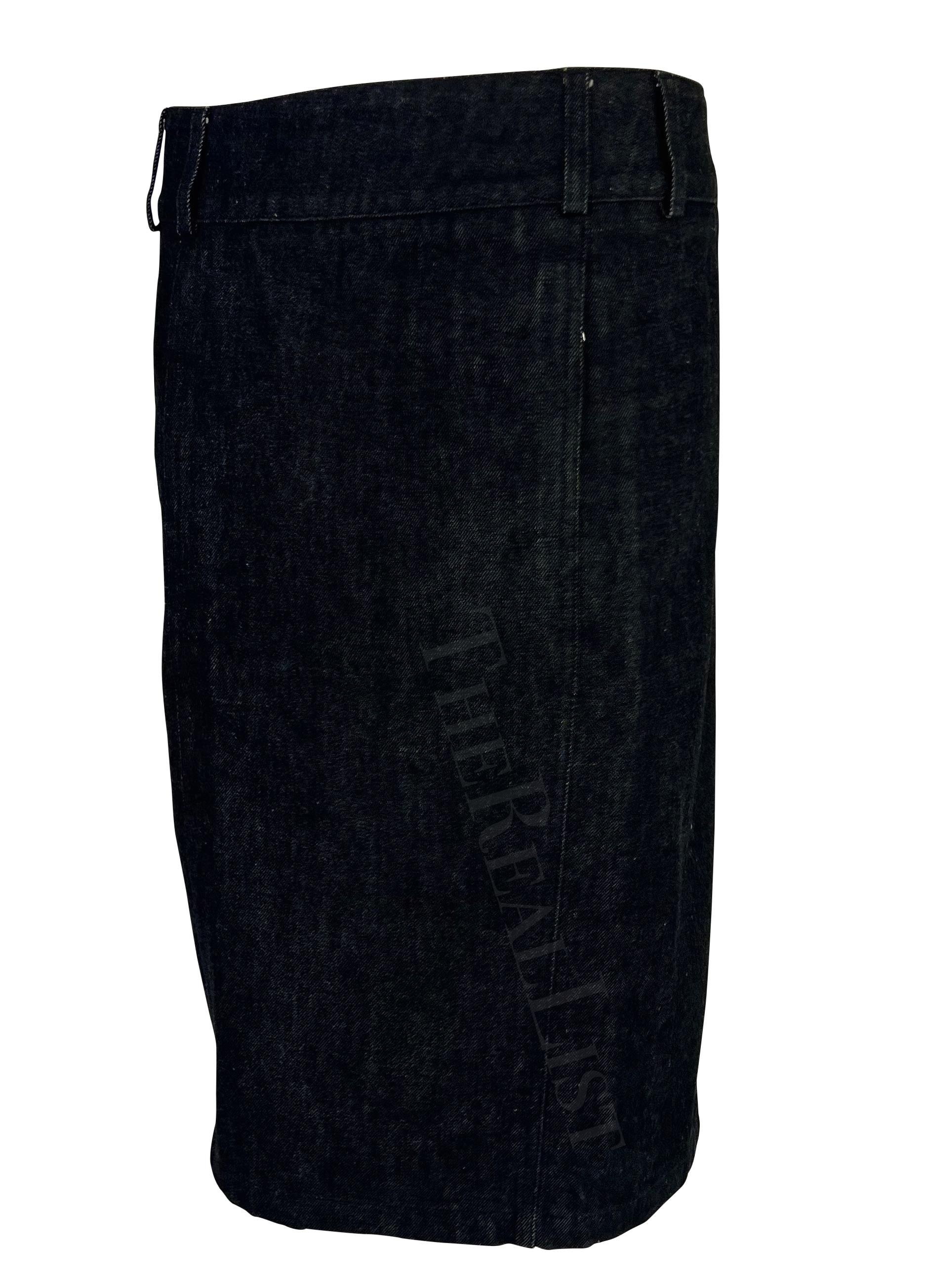 Presenting a dark Gucci denim pencil skirt, designed by Tom Ford. From 1999, this skirt features belt loops and is made complete with semi-hidden silver tone zippers. A closet staple, this Gucci by Tom Ford skirt is the perfect elevated take on a