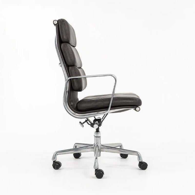 Moderne Chaise de bureau de direction Eames Aluminum Group Soft Pad en cuir Herman Miller 1999 en vente