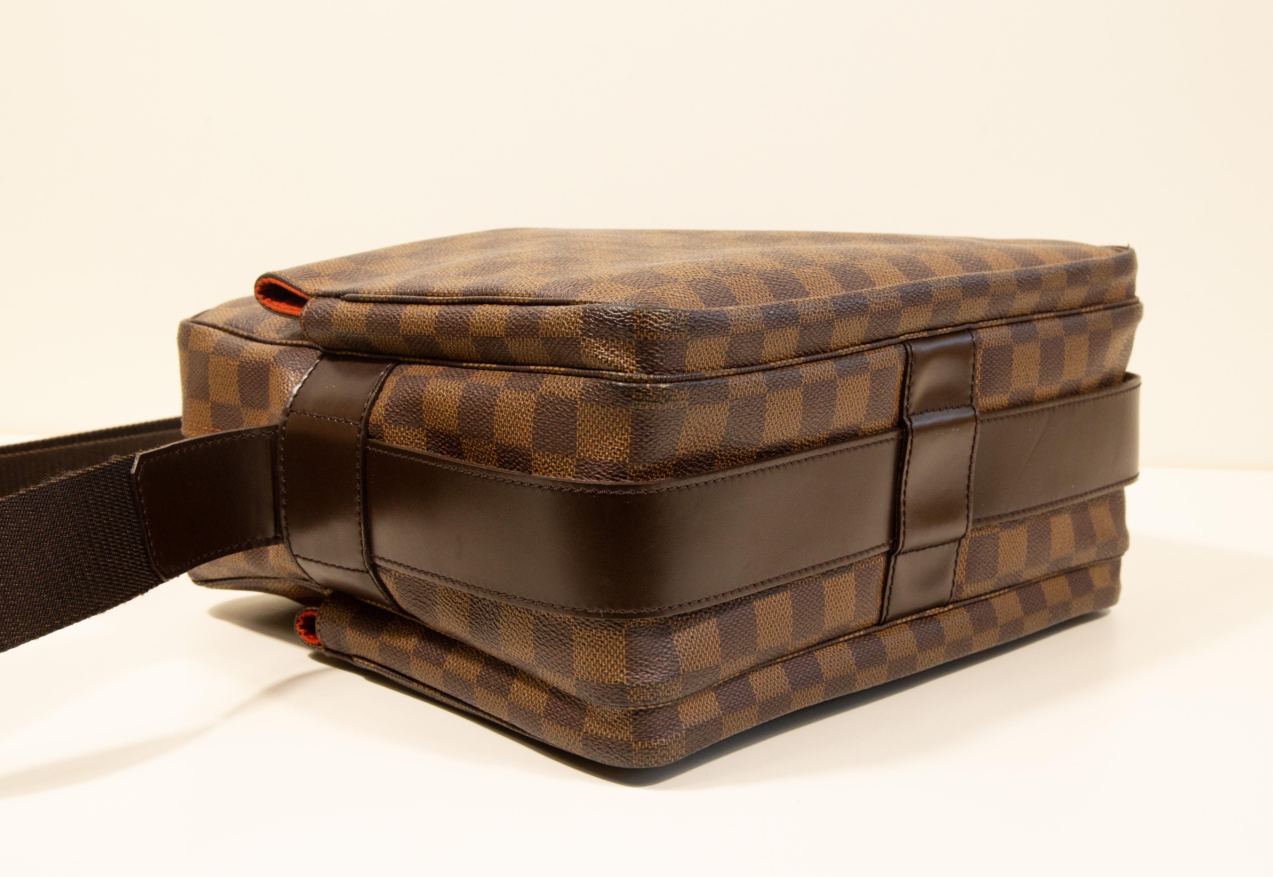 1999 Louis Vuitton Naviglio Camera Shoulder Bag in Damier Ebene Coated Canvas For Sale 5