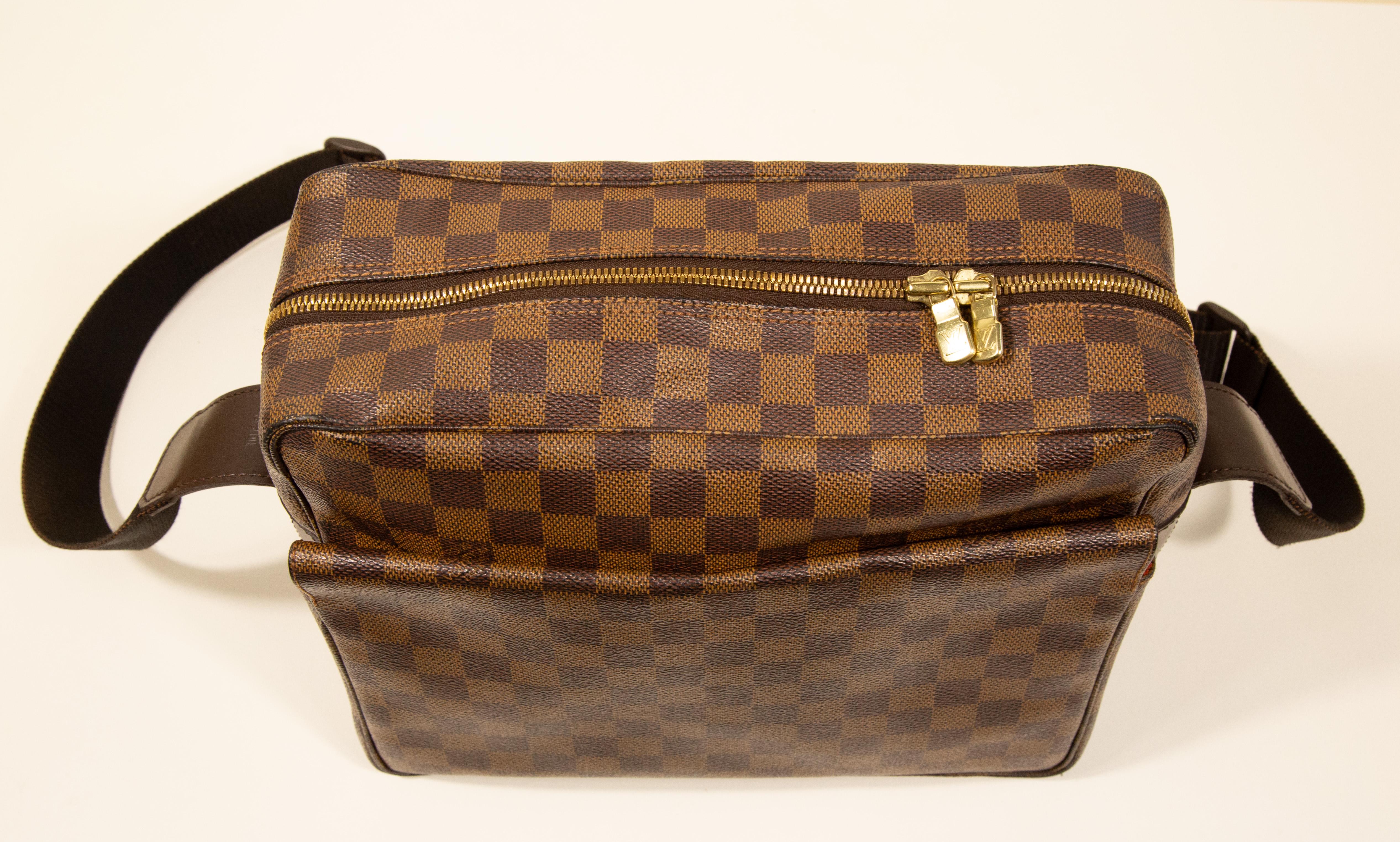 1999 Louis Vuitton Naviglio Camera Shoulder Bag in Damier Ebene Coated Canvas For Sale 7