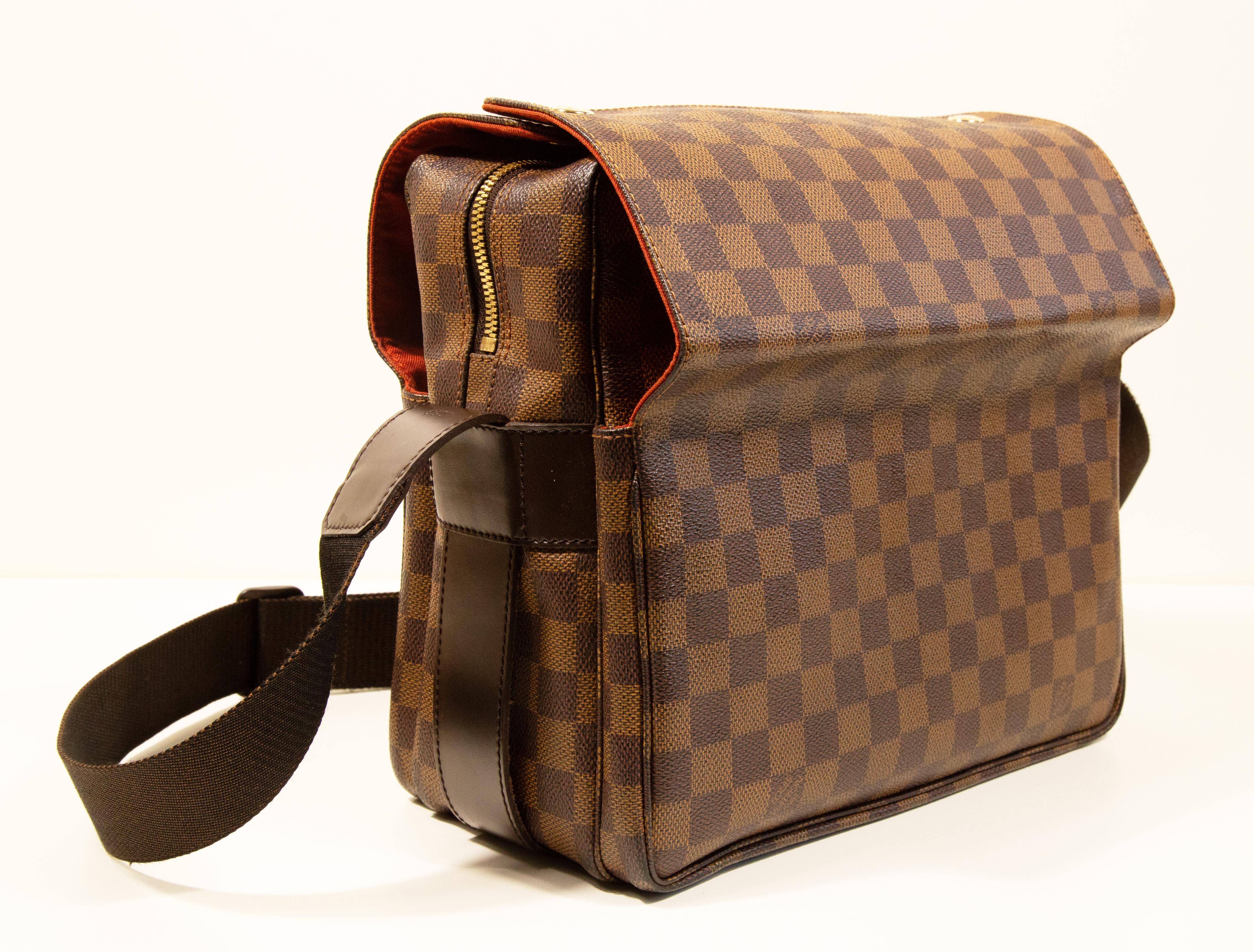 1999 Louis Vuitton Naviglio Camera Shoulder Bag in Damier Ebene Coated Canvas For Sale 13