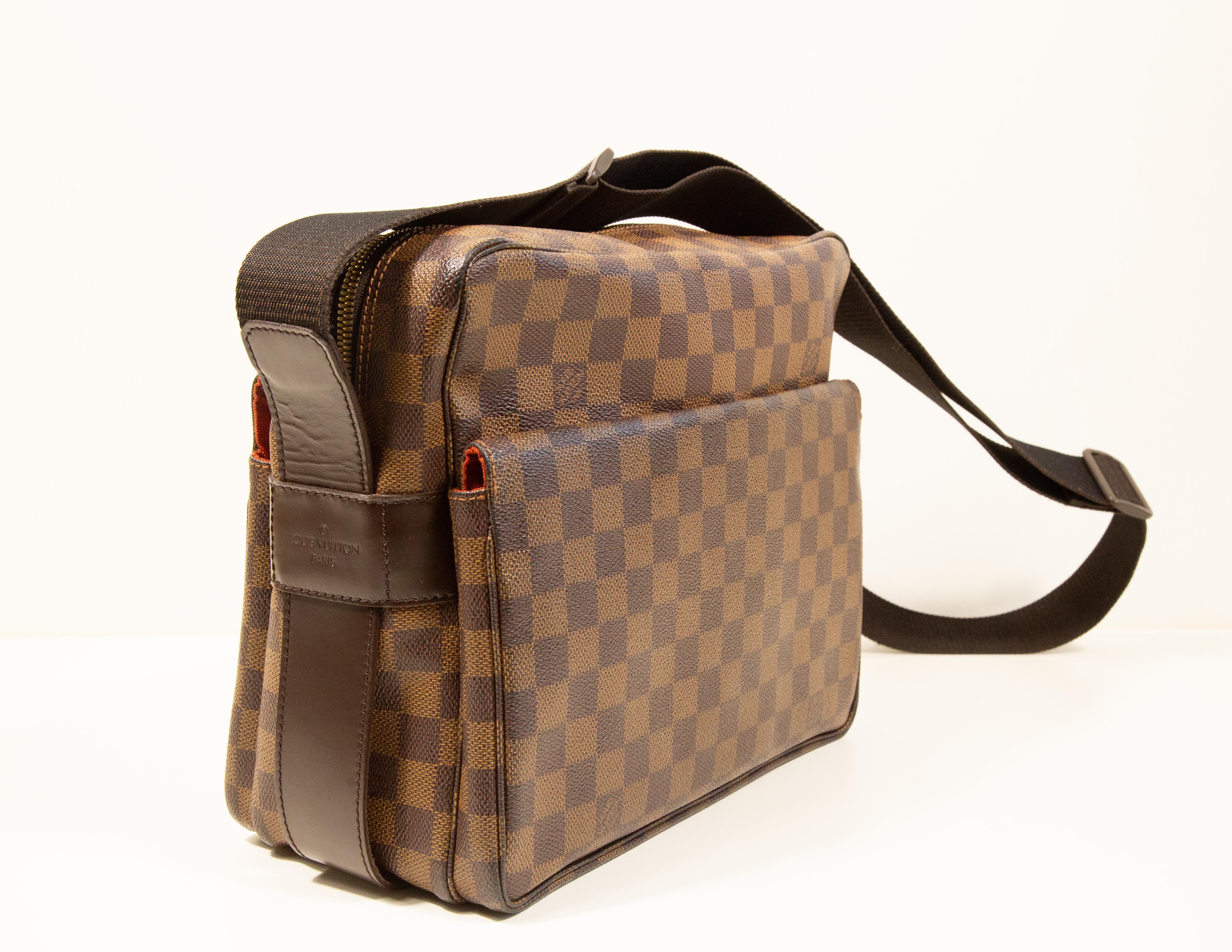 Women's or Men's 1999 Louis Vuitton Naviglio Camera Shoulder Bag in Damier Ebene Coated Canvas For Sale