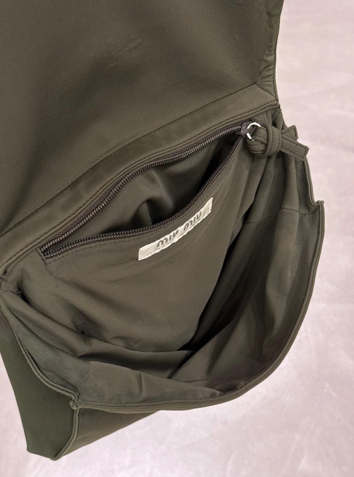 1999 Sac en nylon technique Miu Miu en vente 7