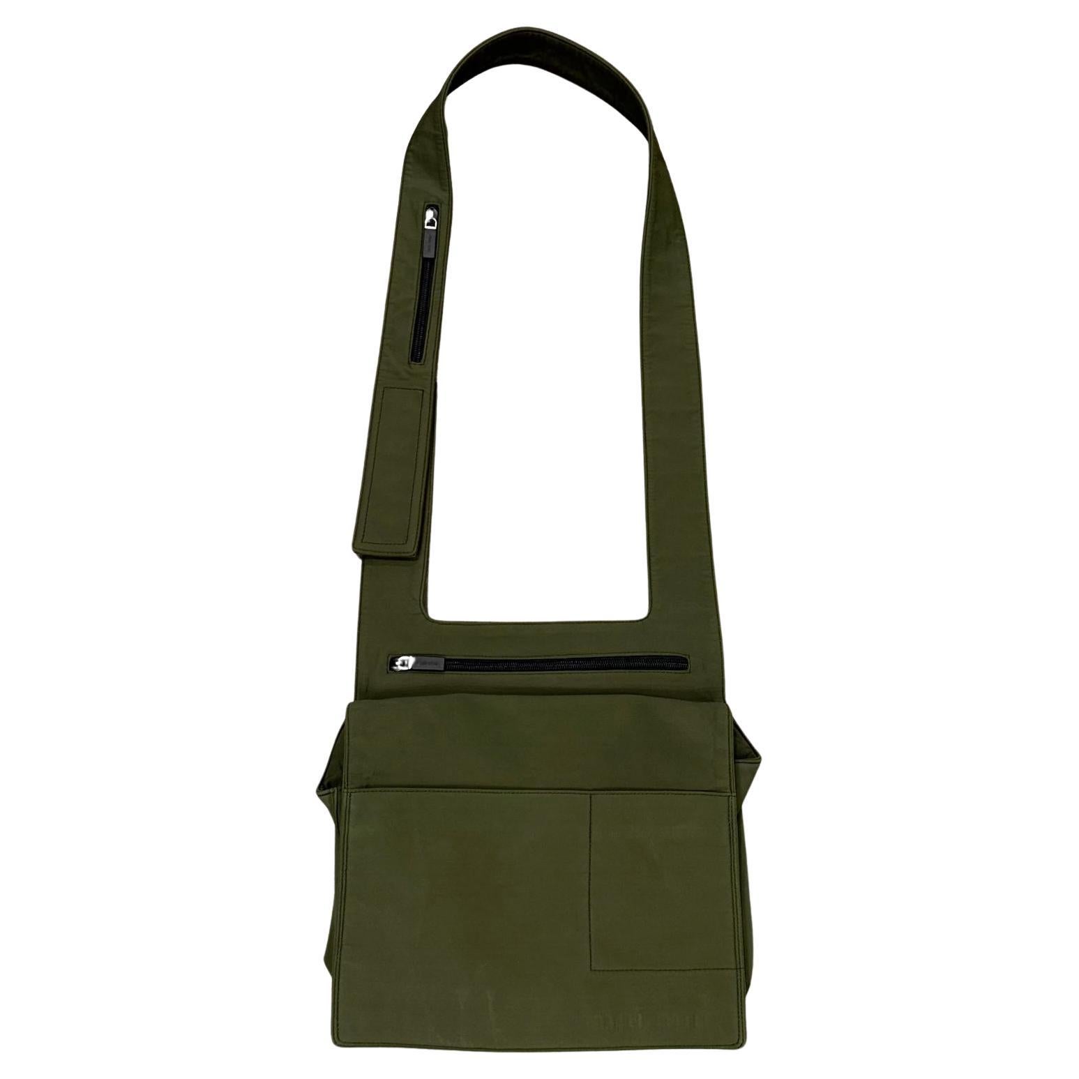 1999 Sac en nylon technique Miu Miu en vente