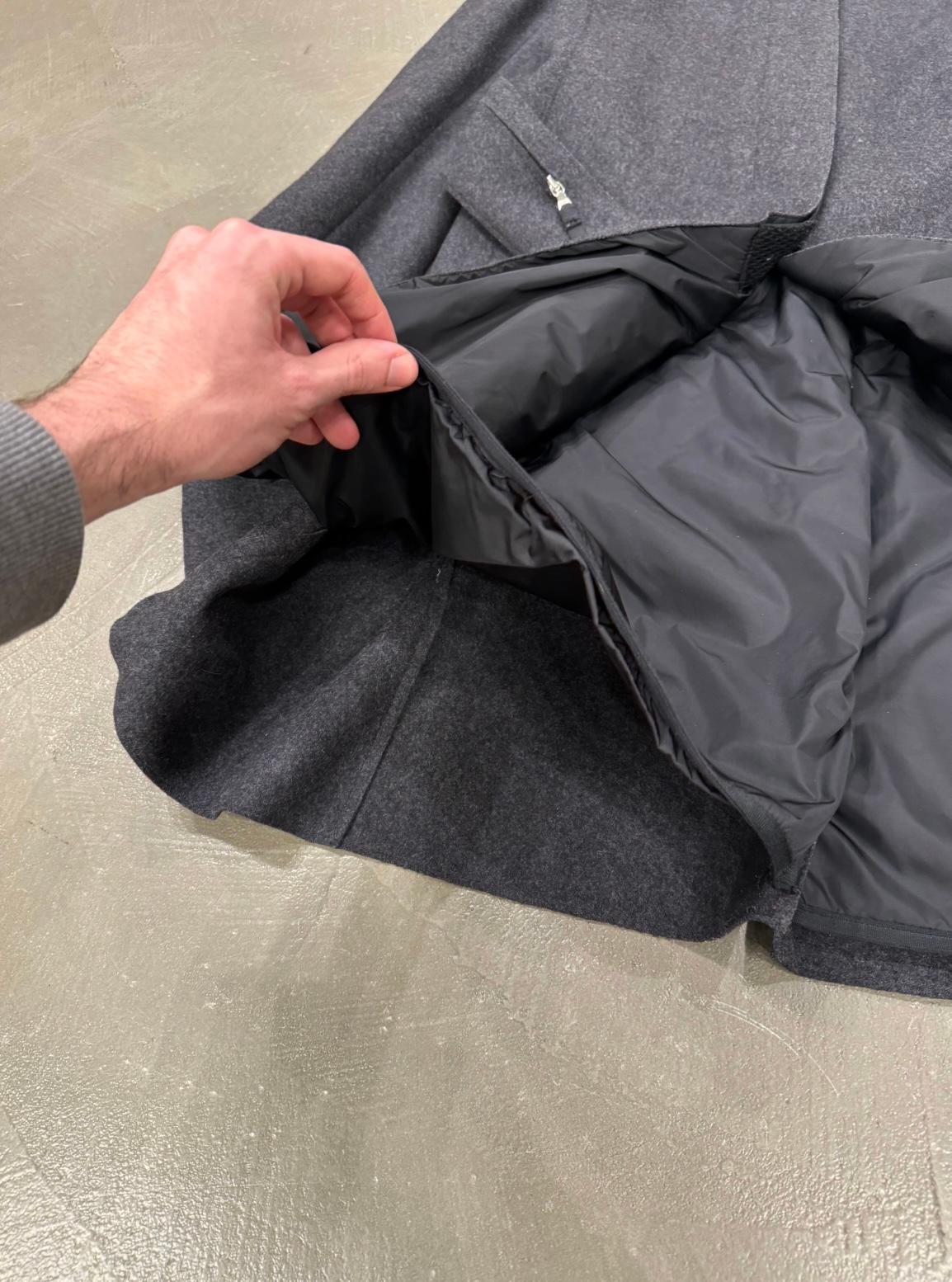 1999 Prada, cappotto in lana con tasche cargo tecniche e cintura in vendita 3