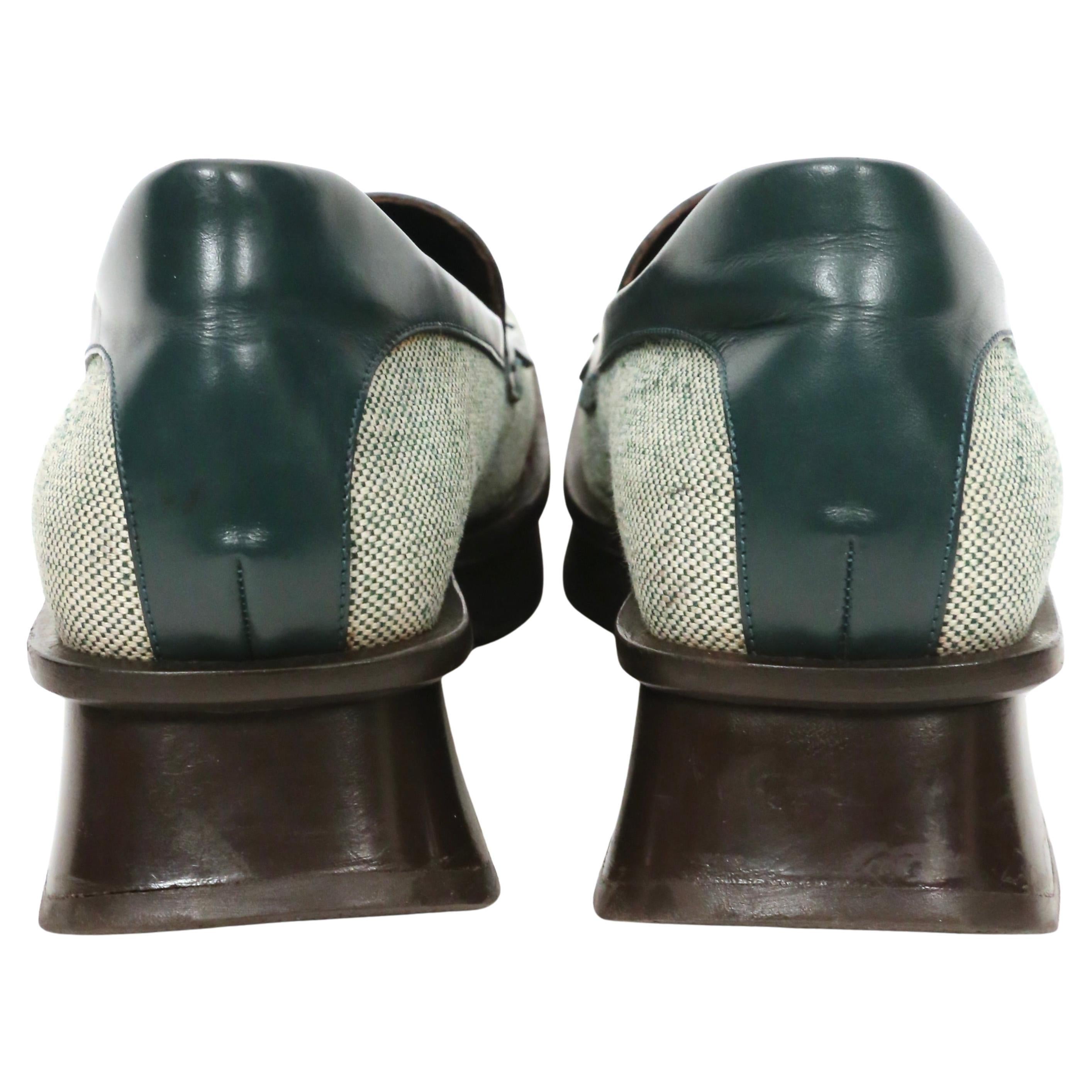 1999 Mocasines PRADA verde esmeralda de cuero y tweed con suela partida RUNWAY - 39,5 en venta 5