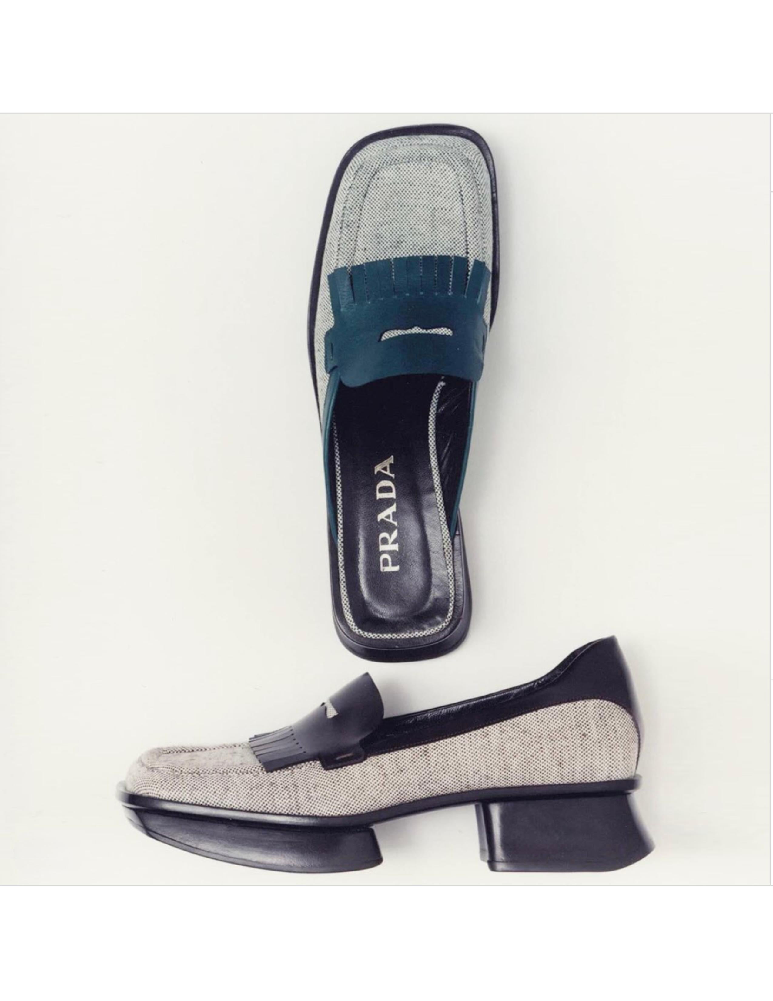 1999 Mocasines PRADA verde esmeralda de cuero y tweed con suela partida RUNWAY - 39,5 en venta 12