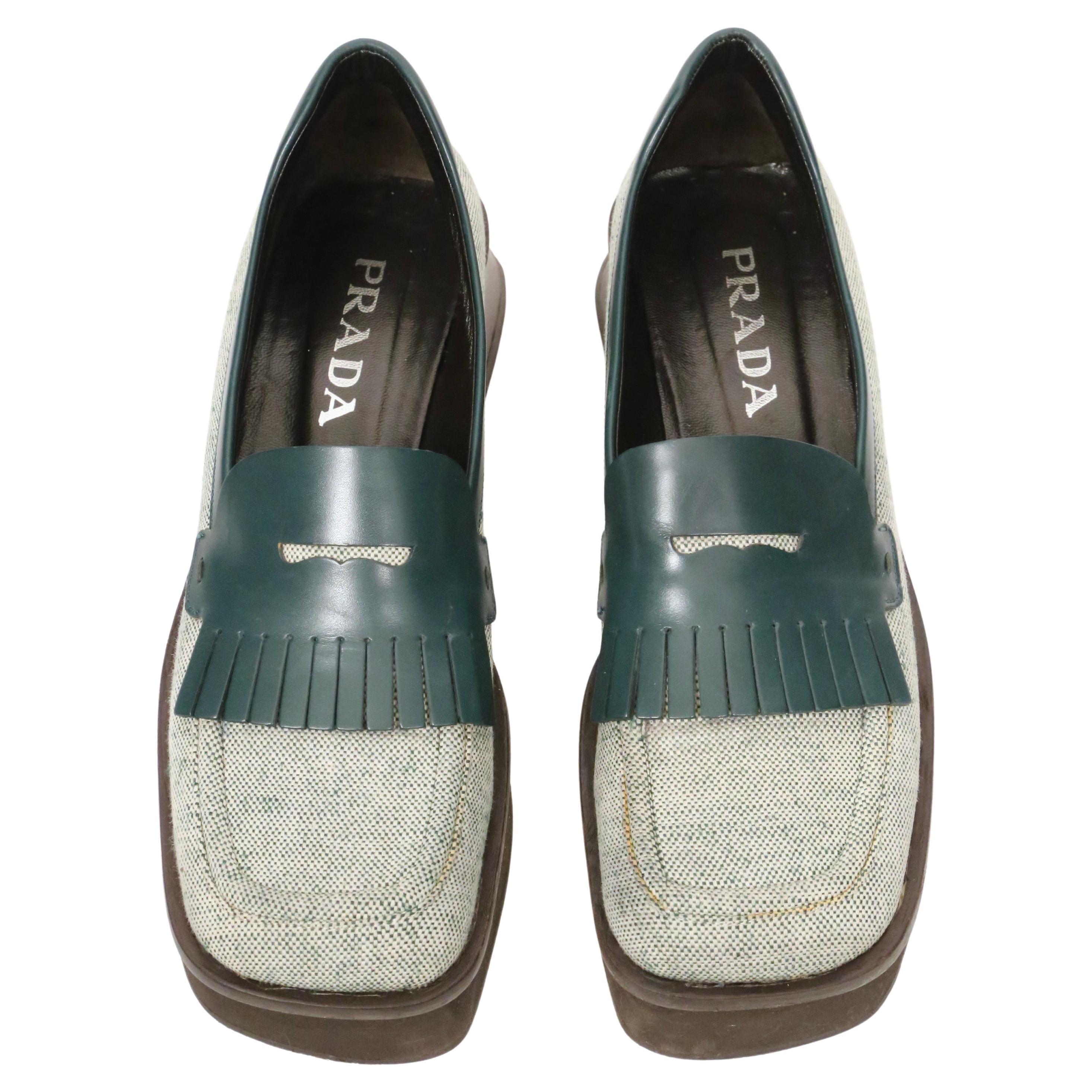 De las mujeres 1999 Mocasines PRADA verde esmeralda de cuero y tweed con suela partida RUNWAY - 39,5 en venta