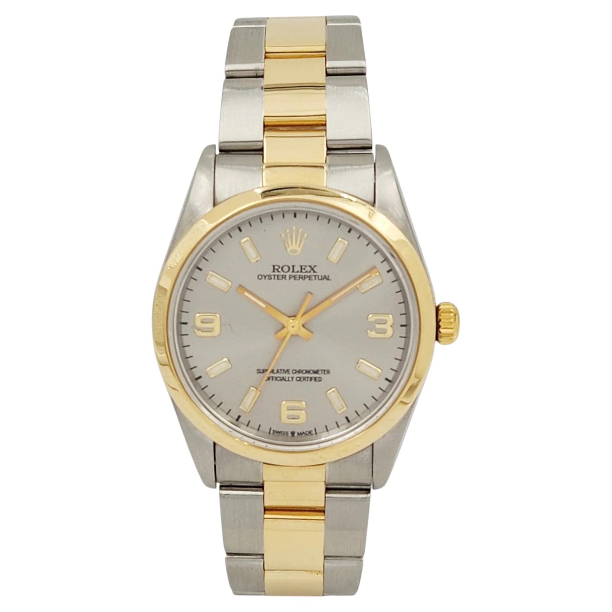 How does a Rolex’s second hand move?