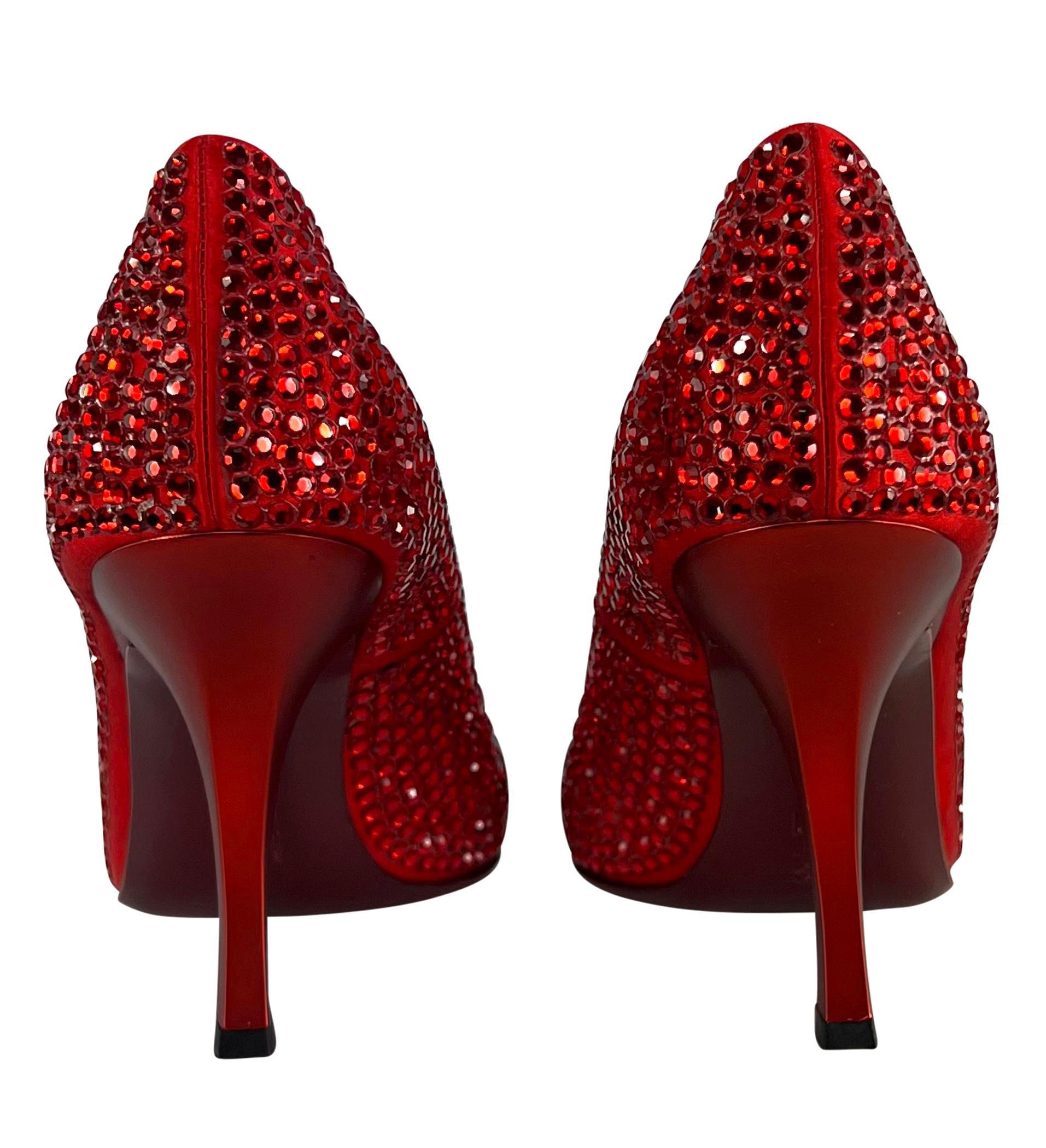 1999 Salvatore Ferragamo Limited Edition Marilyn Monroe Red Swarovski Heels 6B For Sale 1