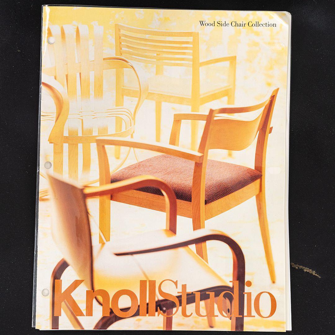 1999 Ensemble de huit chaises de salle à manger sans accoudoirs Davis Allen Exeter avec provenance en vente 3