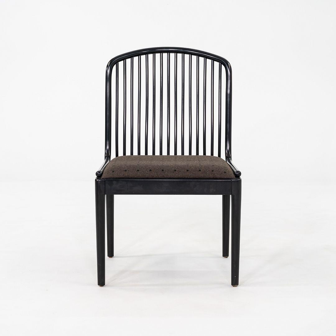 1999 Ensemble de huit chaises de salle à manger sans accoudoirs Davis Allen Exeter avec provenance Bon état - En vente à Philadelphia, PA