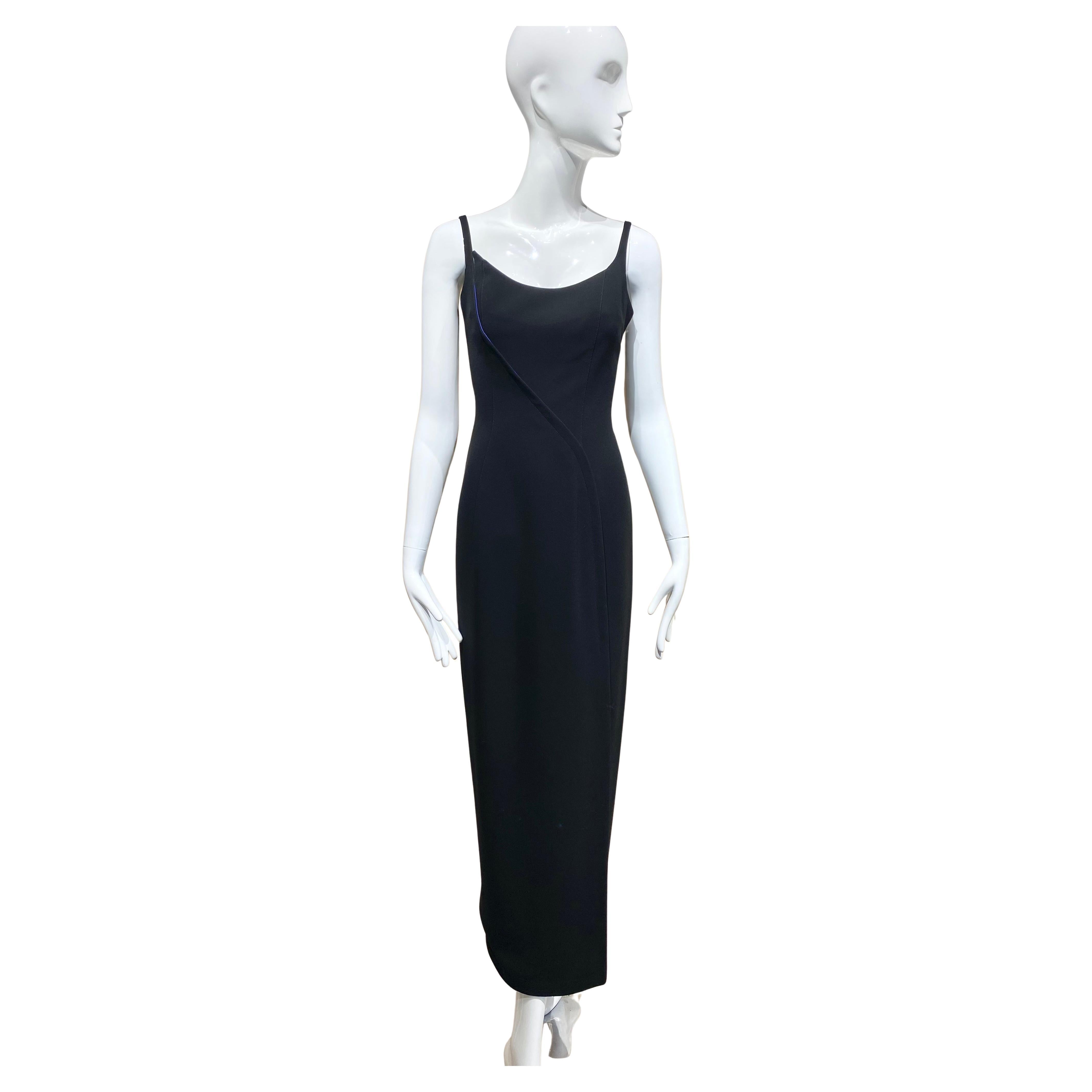 1999 Thierry Mugler Vestido Negro " Vie en Rose" Vestido Negro con Abertura