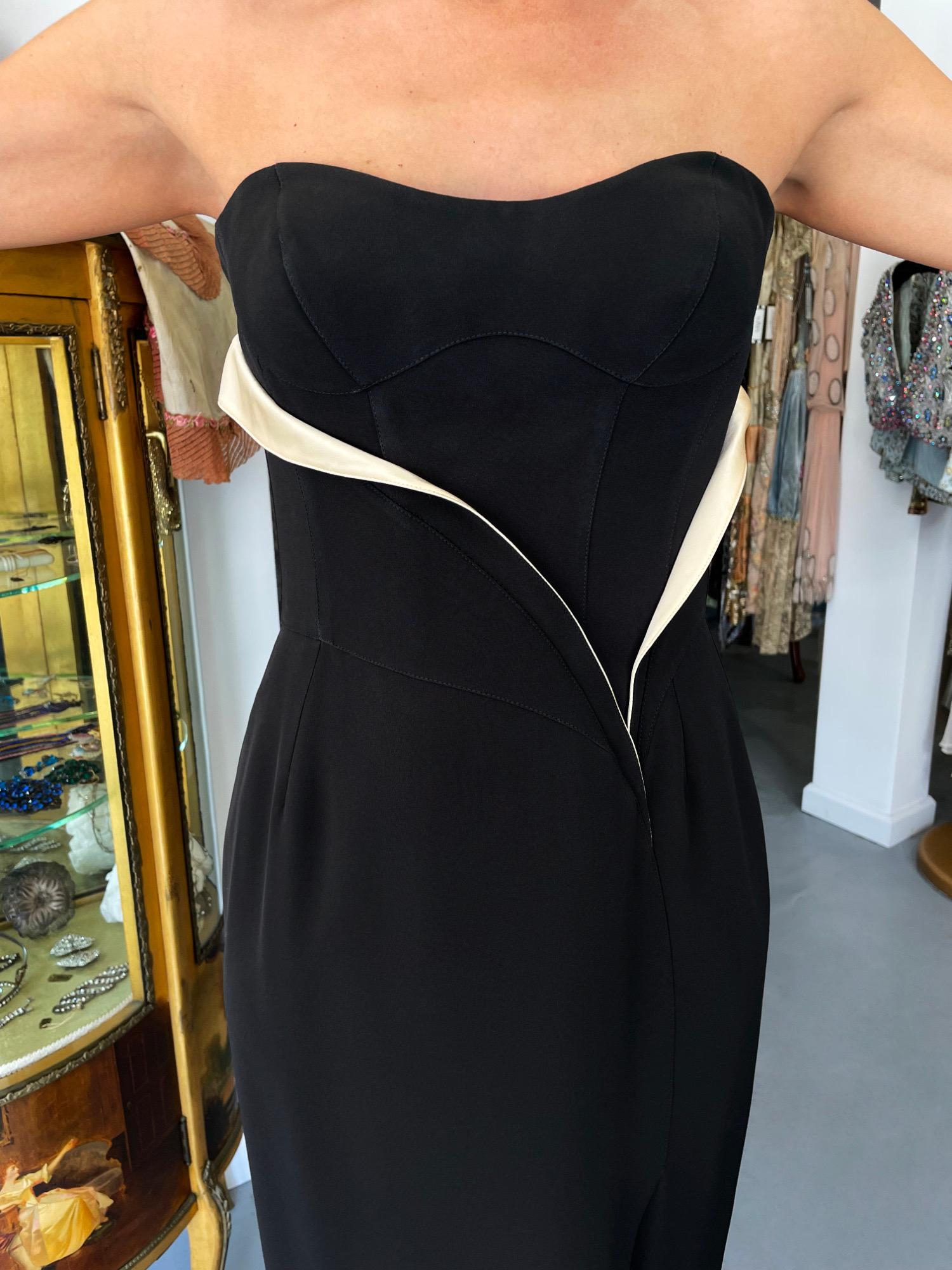 1999 Thierry Mugler Black & Ivory Strapless Bustier Hourglass High-Slit Gown For Sale 1