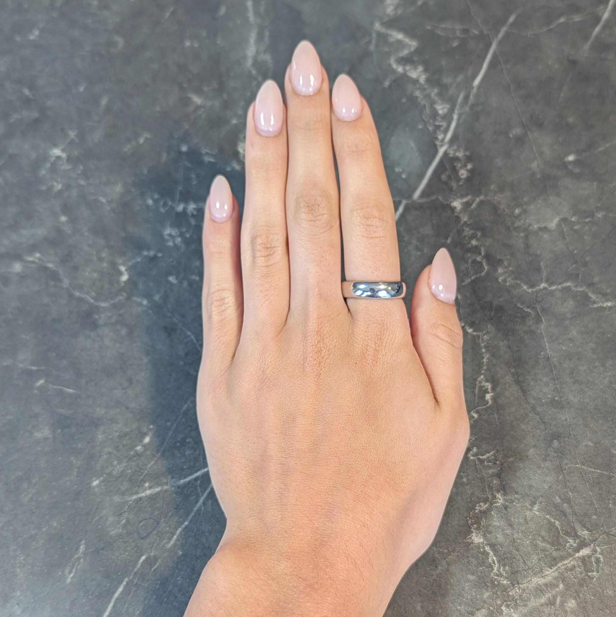 1999 Tiffany & Co. Platinum 6.0 MM Vintage Men's Wedding Band Ring In Excellent Condition In Philadelphia, PA