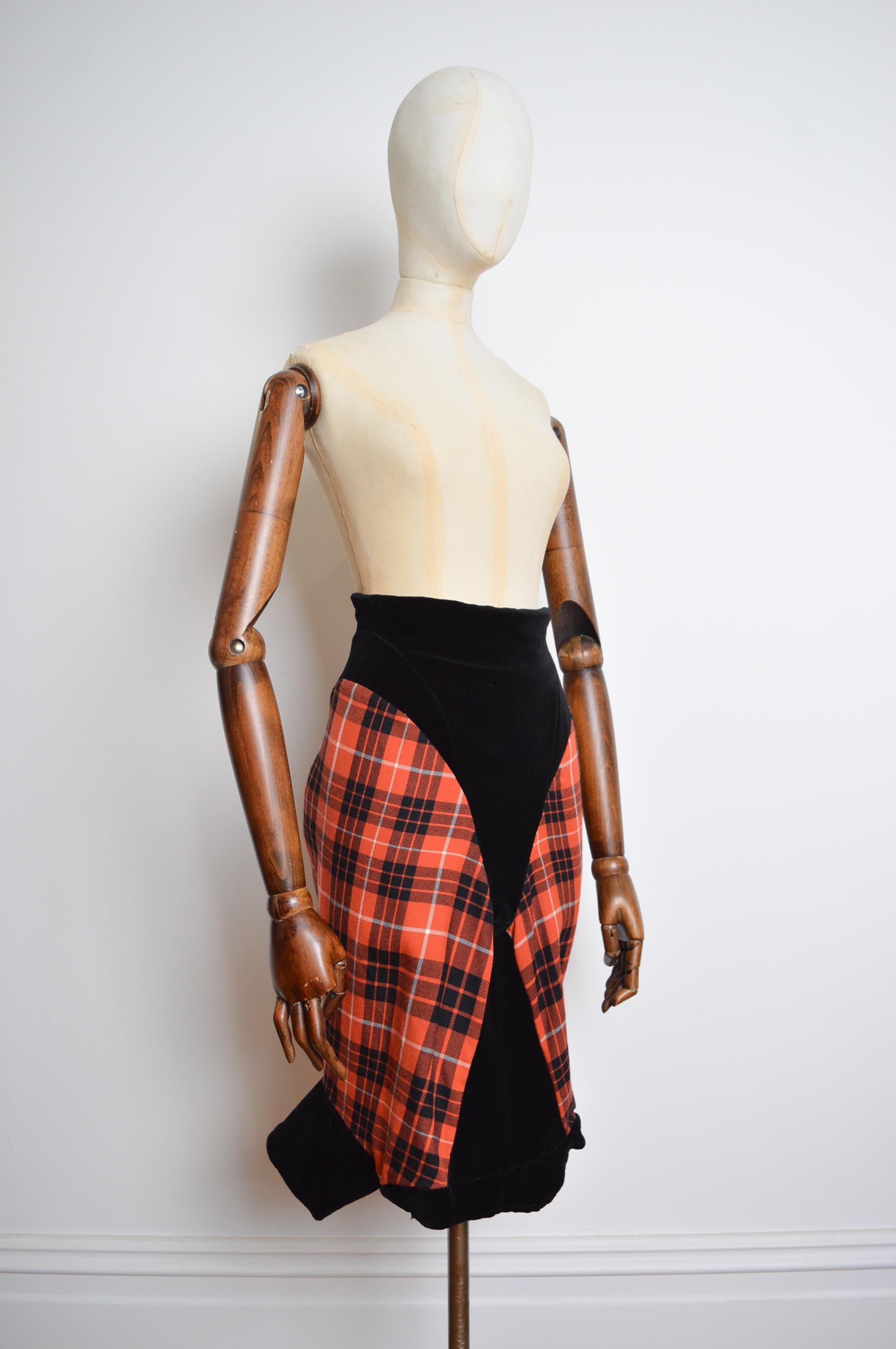 1999 Vivienne Westwood Couture Runway Wool Tartan Jacket & Skirt Suit For Sale 11