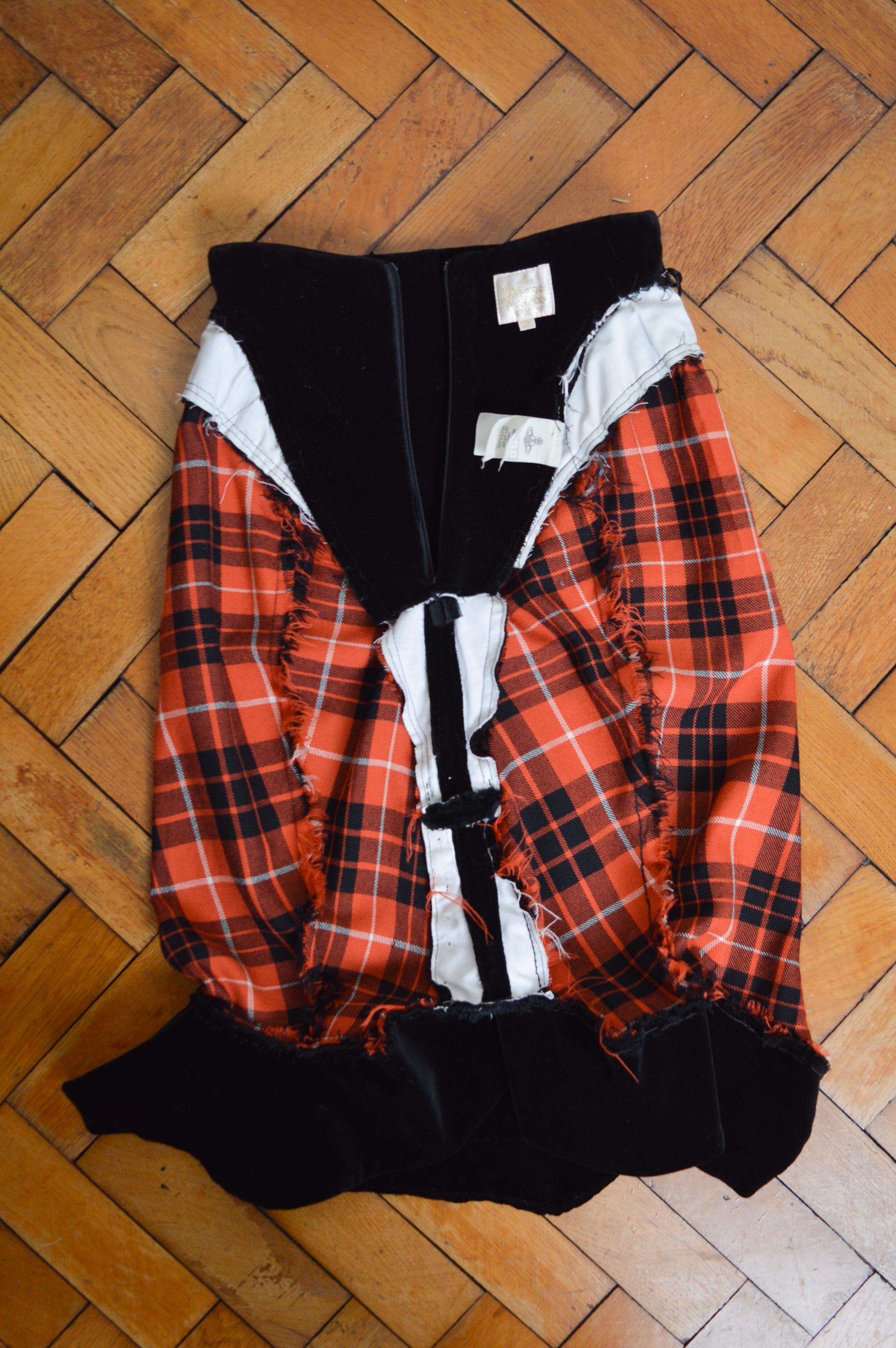 1999 Vivienne Westwood Couture Runway Wool Tartan Jacket & Skirt Suit For Sale 12