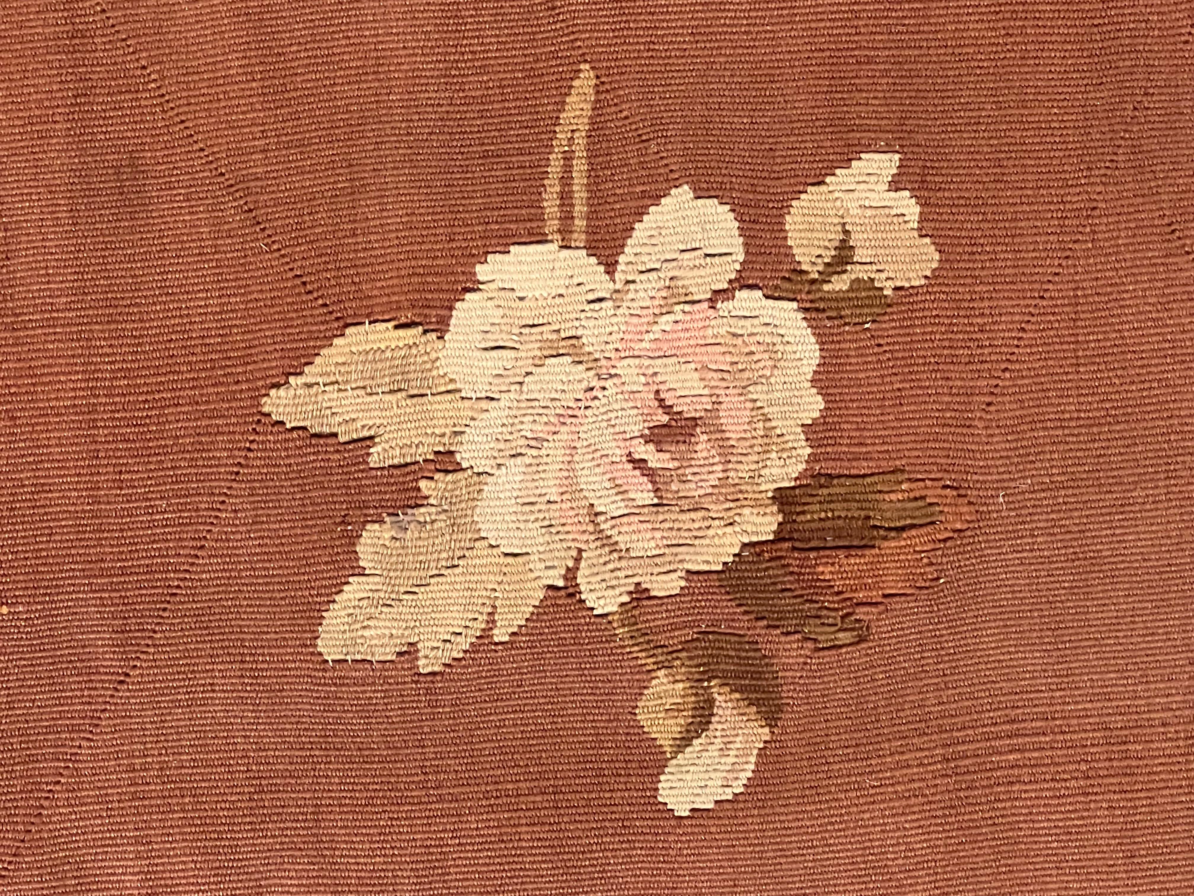 Annodato a mano Medaglione Aubusson del XIX secolo Louis Philippe e Colore Marrone, 1850 ca in vendita