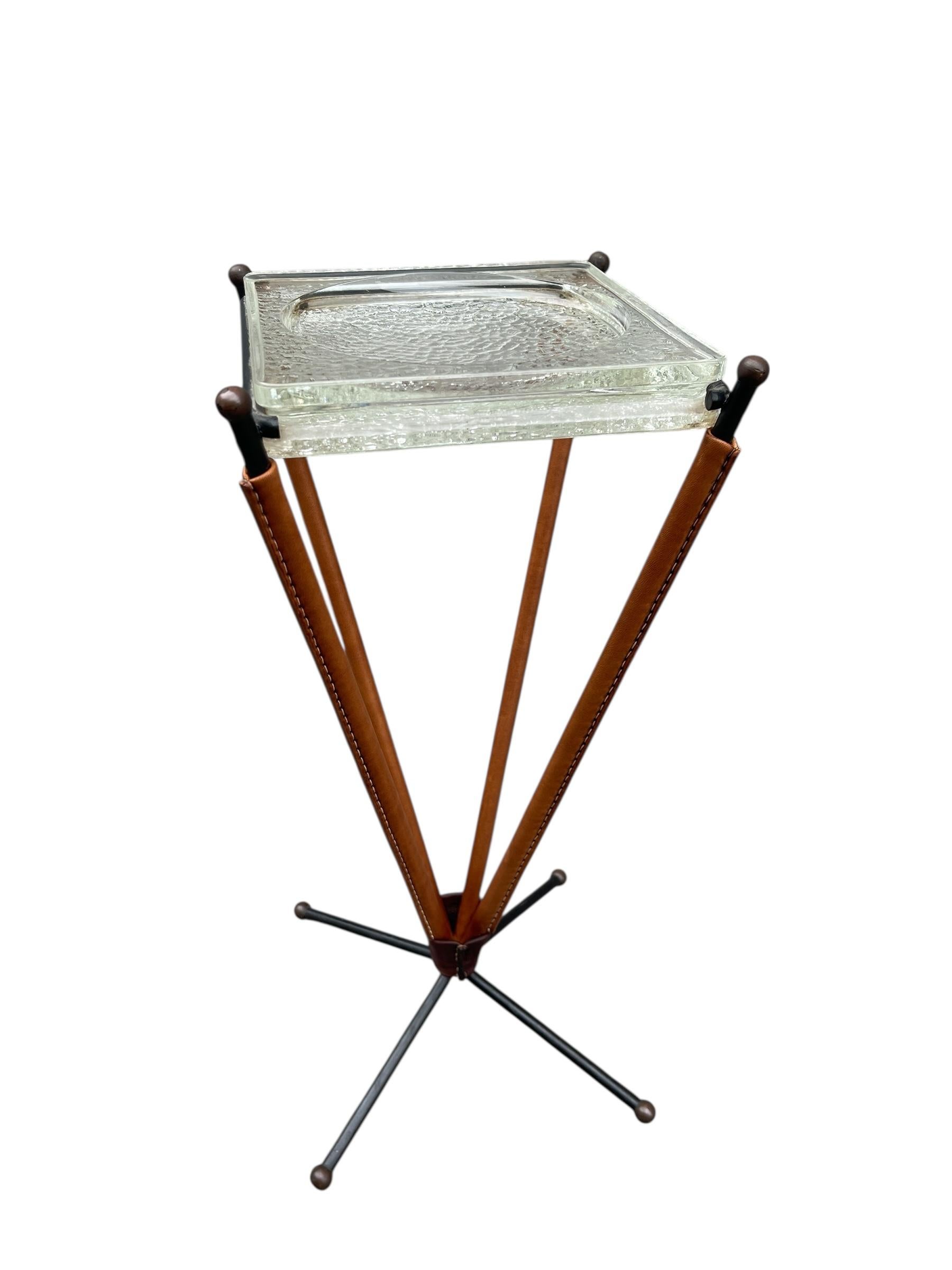 19(à's Genähter Beistelltisch oder Videopoche von Jacques Adnet im Angebot 4