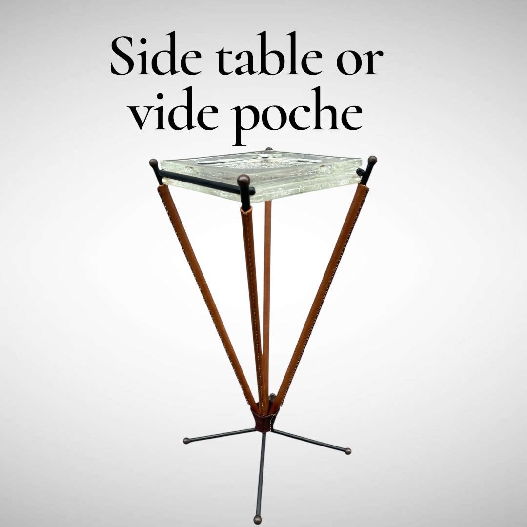 19(à's Genähter Beistelltisch oder Videopoche von Jacques Adnet (Mitte des 20. Jahrhunderts) im Angebot