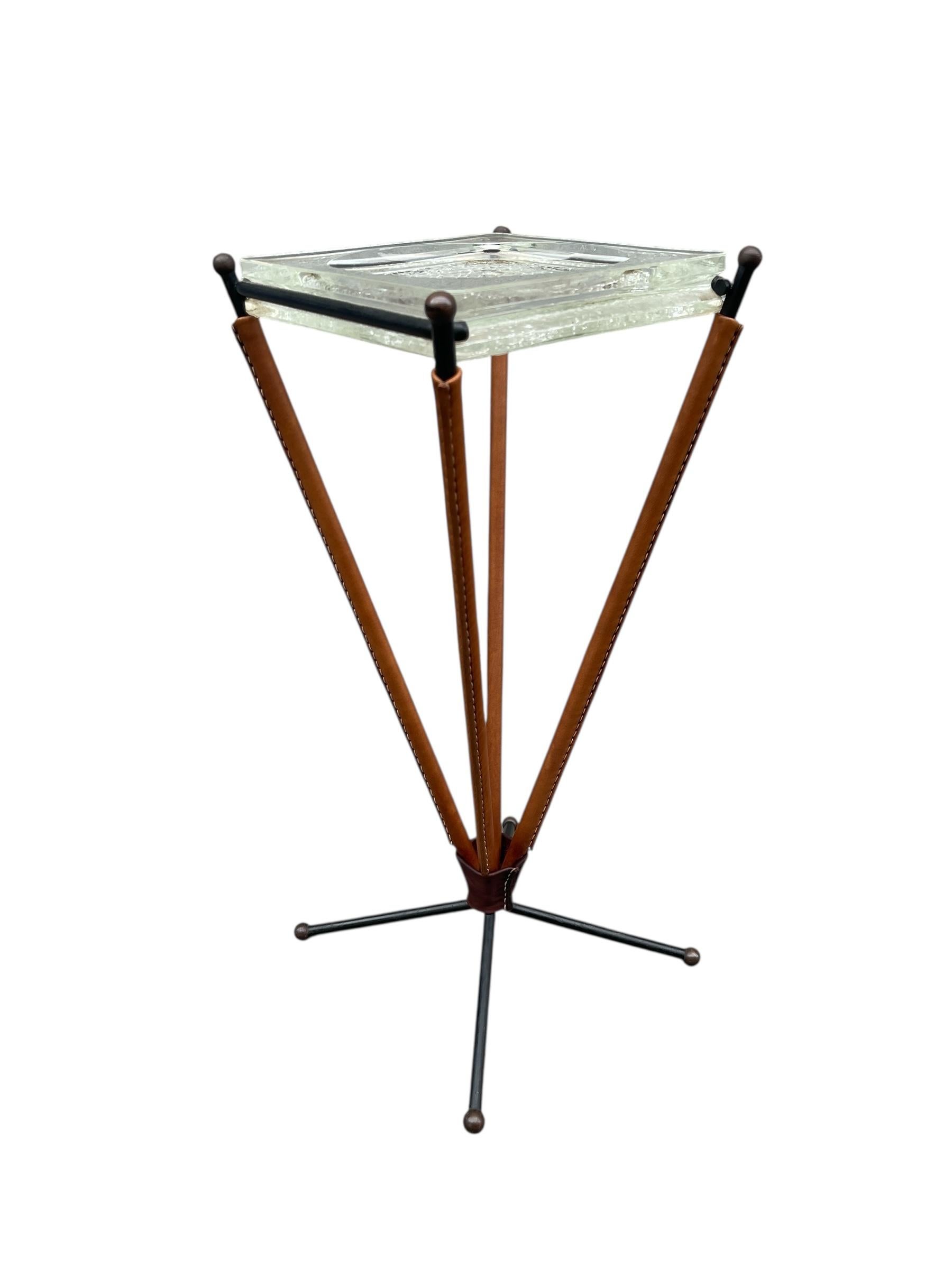 19(à's Genähter Beistelltisch oder Videopoche von Jacques Adnet (Metall) im Angebot