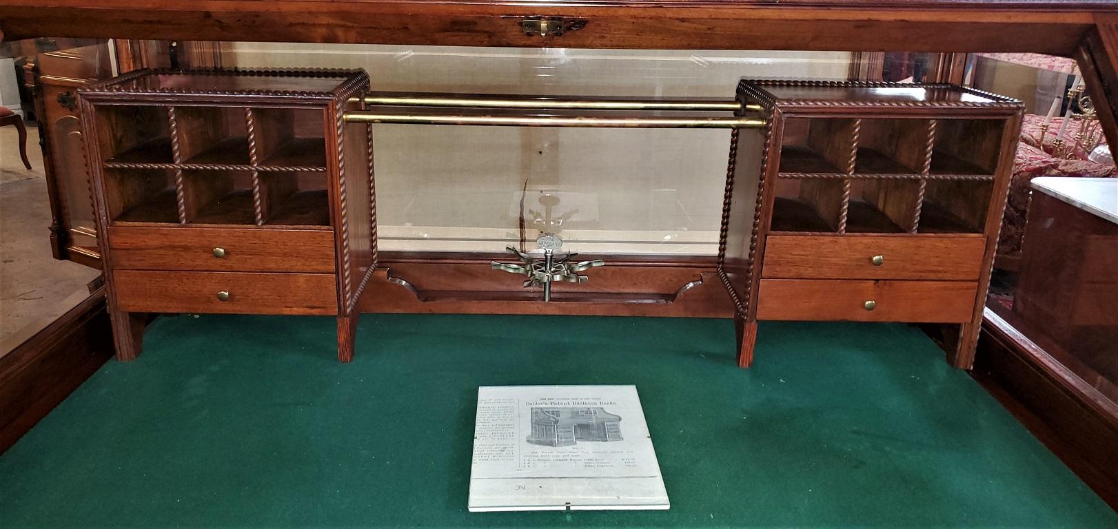 American Cutler & Sons Modell 1 Roll-Top-Schreibtisch, 19. Jahrhundert (Furnier) im Angebot