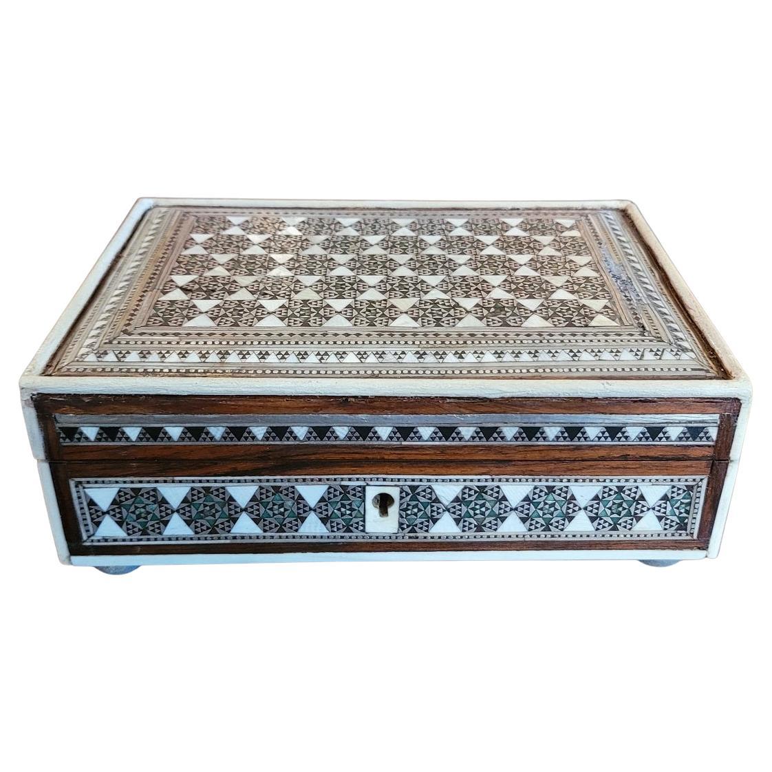 Boîte à bijoux en mosaïque Sadeli de Bombay de style anglo-indien du 19e siècle