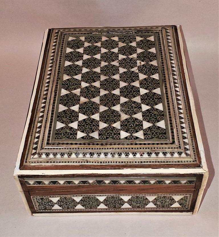 Mosaic 19th Century Anglo Indian Bombay Mother or Pearl Sadeli Trinket Box For Sale