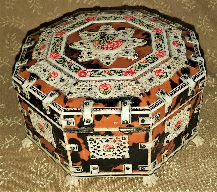 19th Century Anglo-Indian Octagonal Shell and Bone Jewelry Box 3