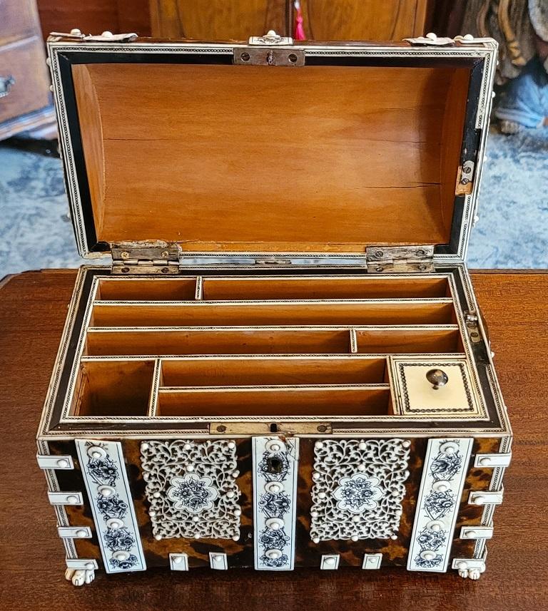 19C Anglo Indian Vizagapatam Bone and Shell Domed Stationery Box For Sale 3