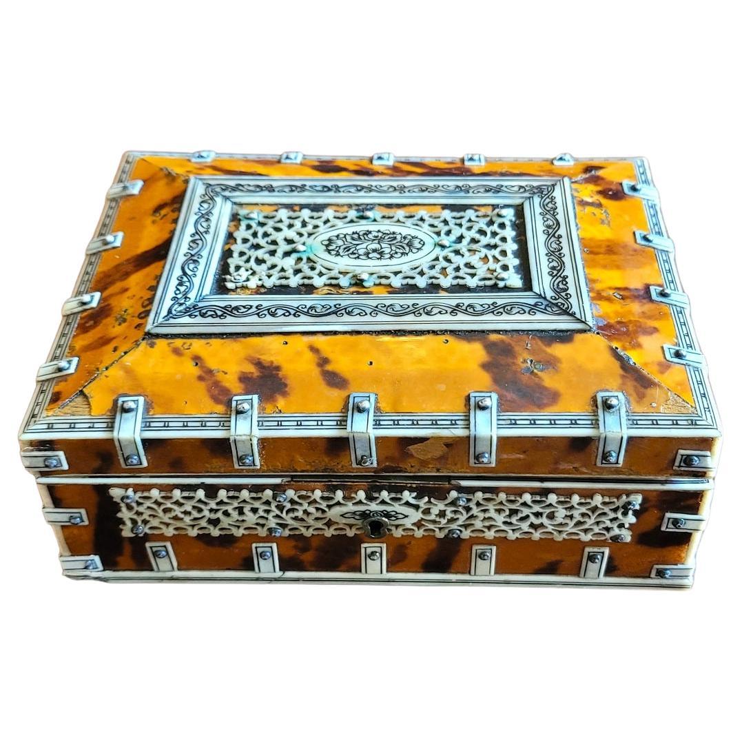 19C Anglo Indian Vizagapatam Shell and Bone Trinket Box