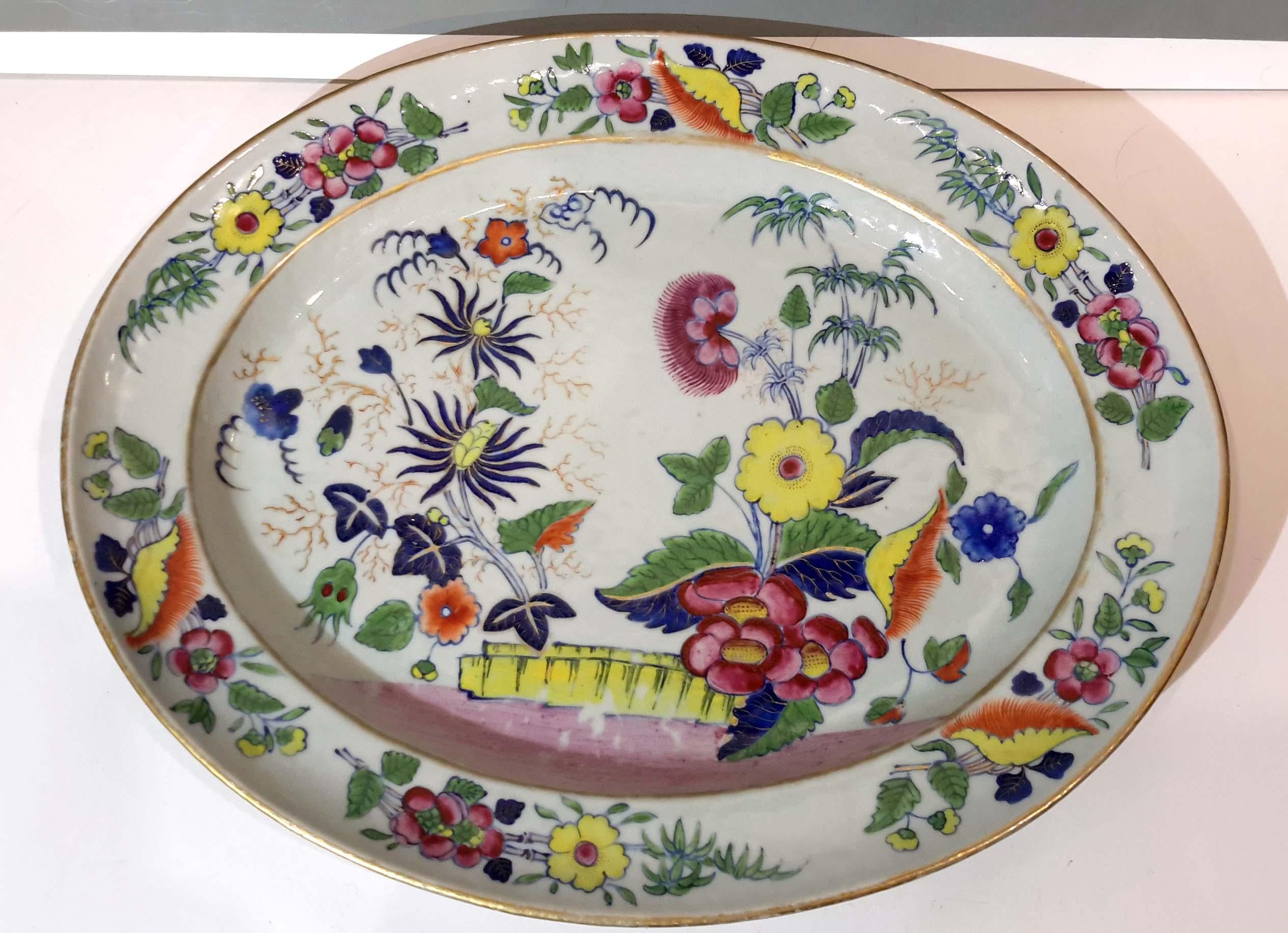 19th Century Chinese Export Porcelain Platter In Good Condition For Sale In New York, NY