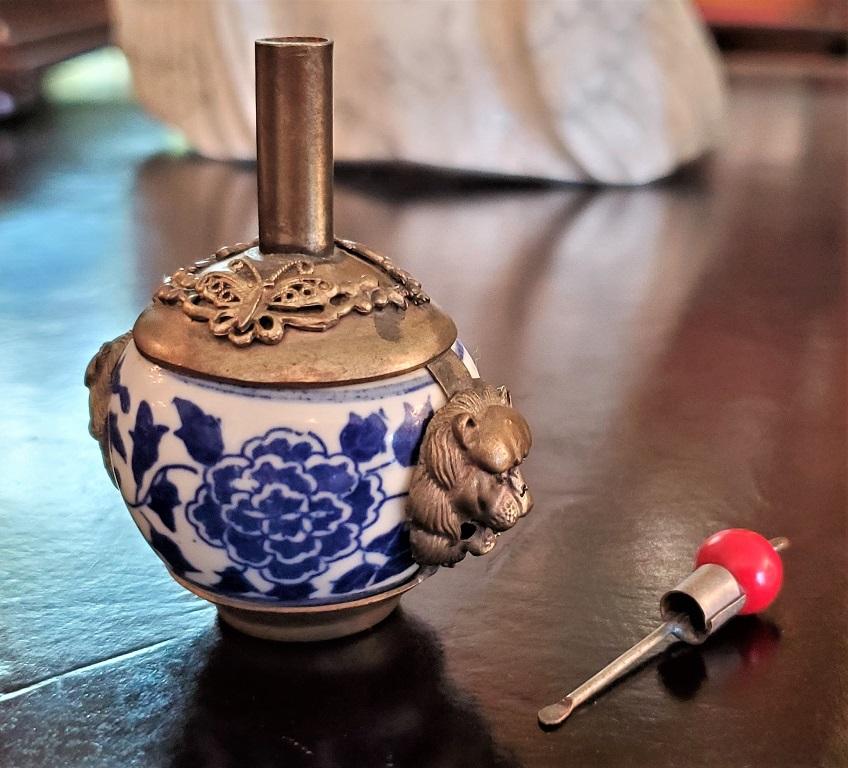 19th Century Chinese Tibetan Pewter Porcelain Snuff Bottle 2