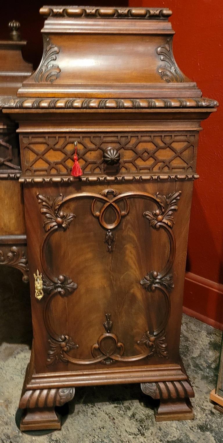 19C English Chinese Chippendale Mahogany Buffet or Sideboard In Good Condition For Sale In Dallas, TX