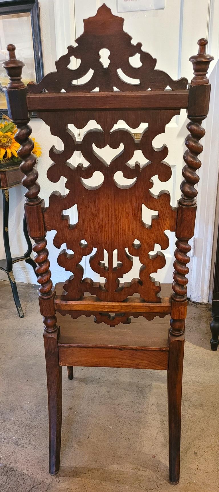 19C English Rococo Revival Ecclesiastical Oak Hall Chair For Sale 3