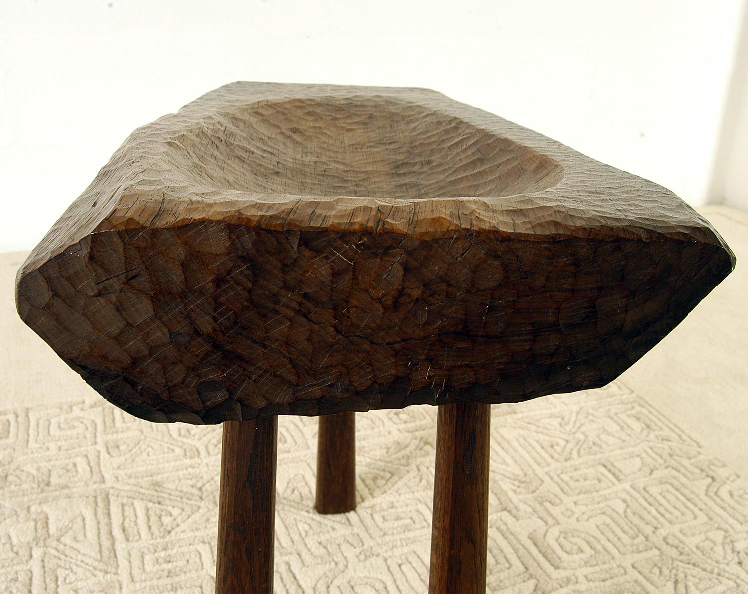 19. Jahrhundert Volkskunst Schwedische Adze geschnitzte Rosenholz Dreibein-Tischschale Dekorative im Angebot 13