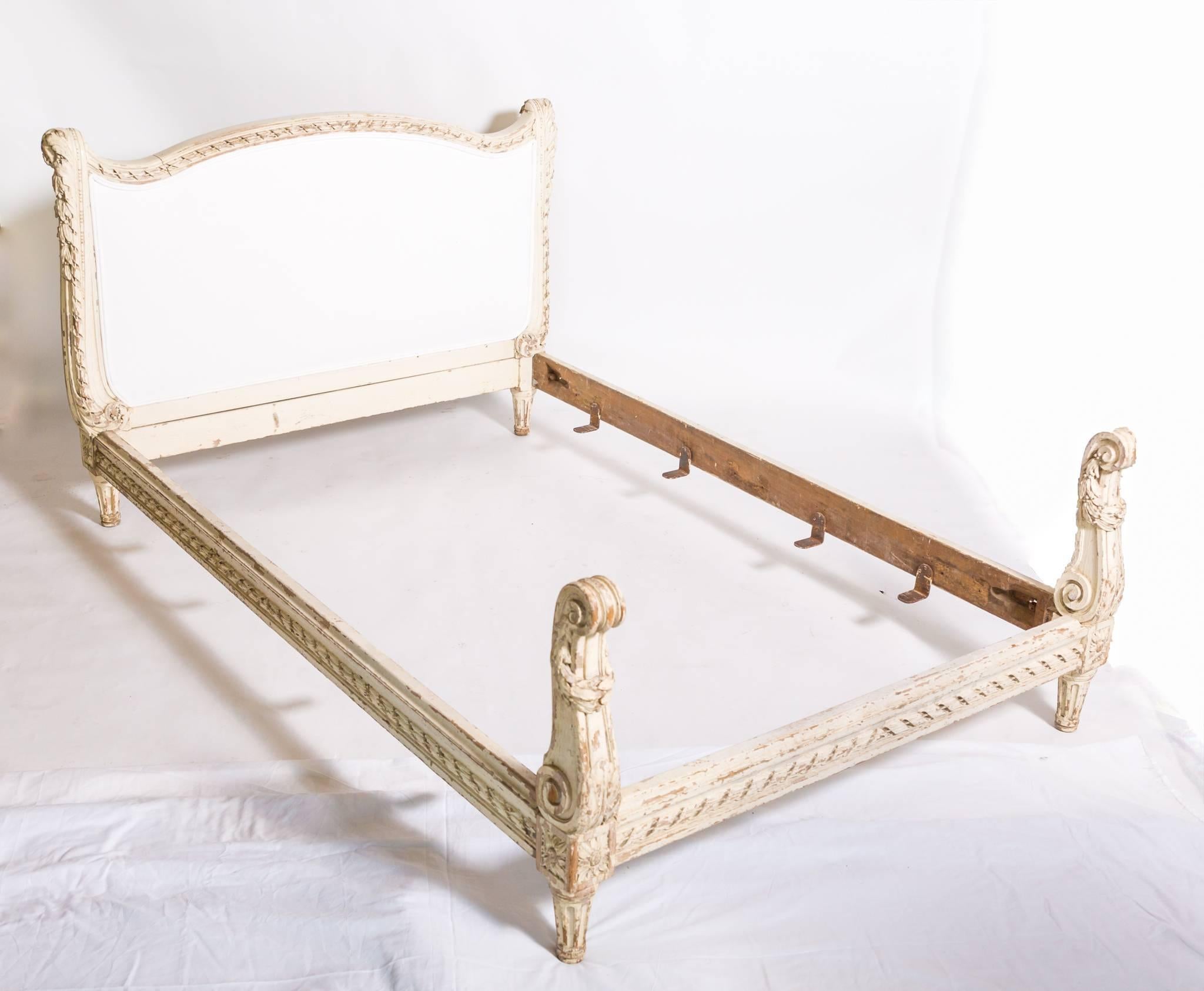 19th Century French Bed with Elaborate Carving In Good Condition In New Orleans, LA